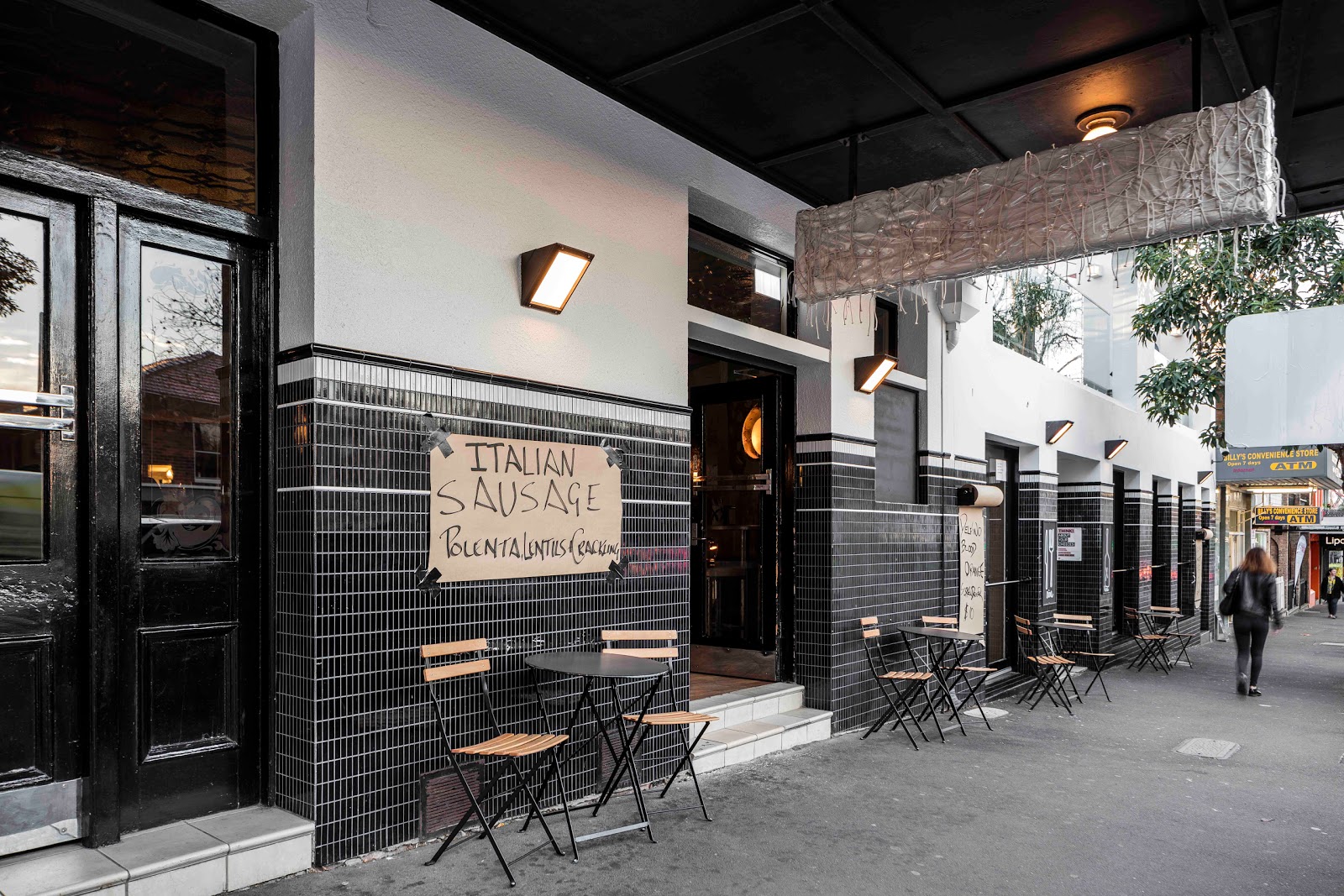Dolphin Hotel in Surry Hills - photo 2