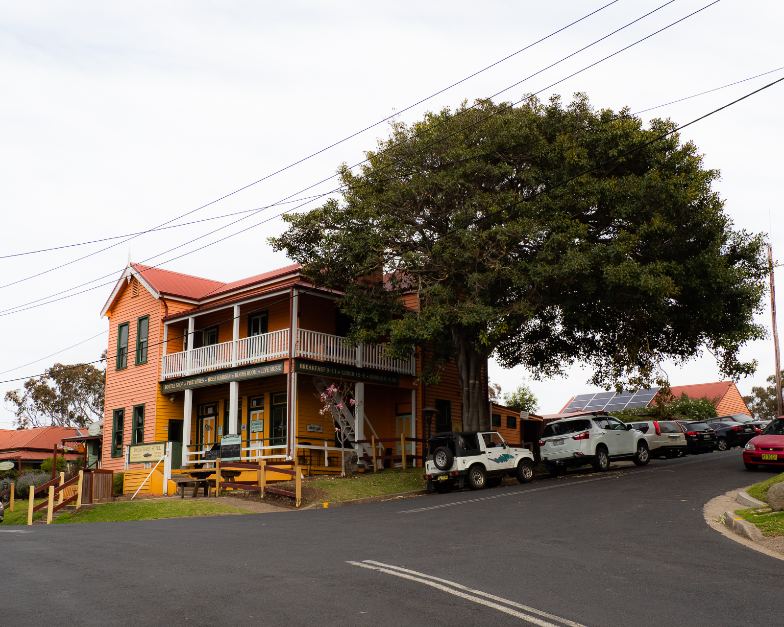 Dromedary Hotel in Central Tilba - photo 1