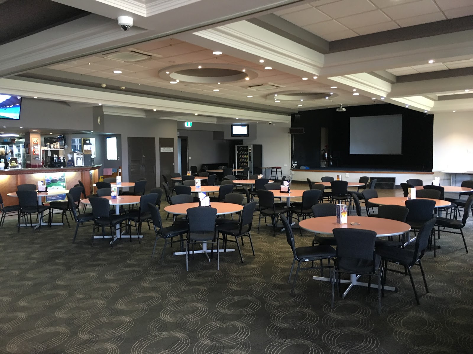 Dundas Sports & Recreation Club Ltd in Dundas - photo 2