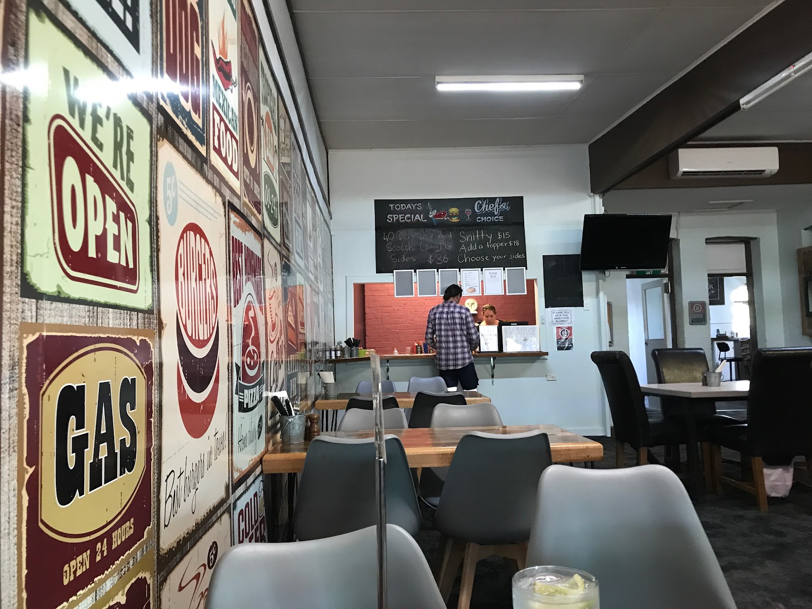 Dunedoo Hotel in Dunedoo - photo 2