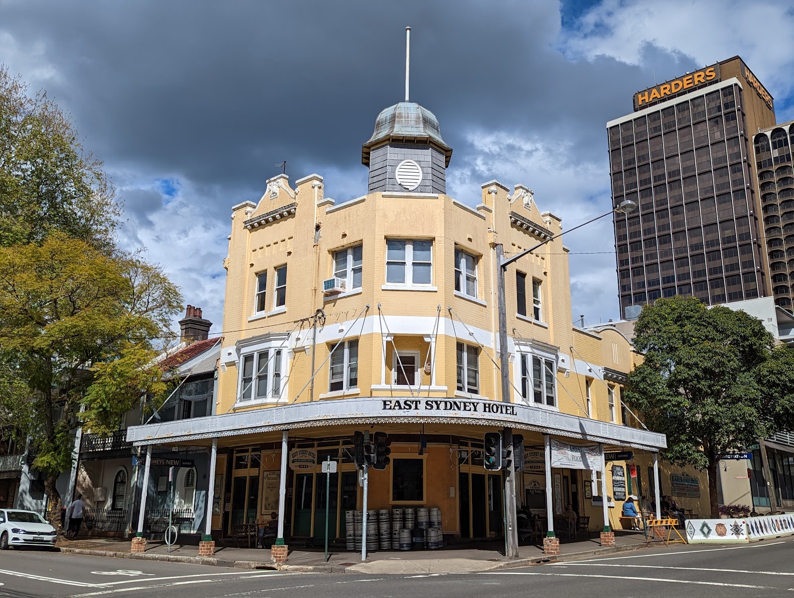 East Sydney Hotel in Woolloomooloo - photo 1