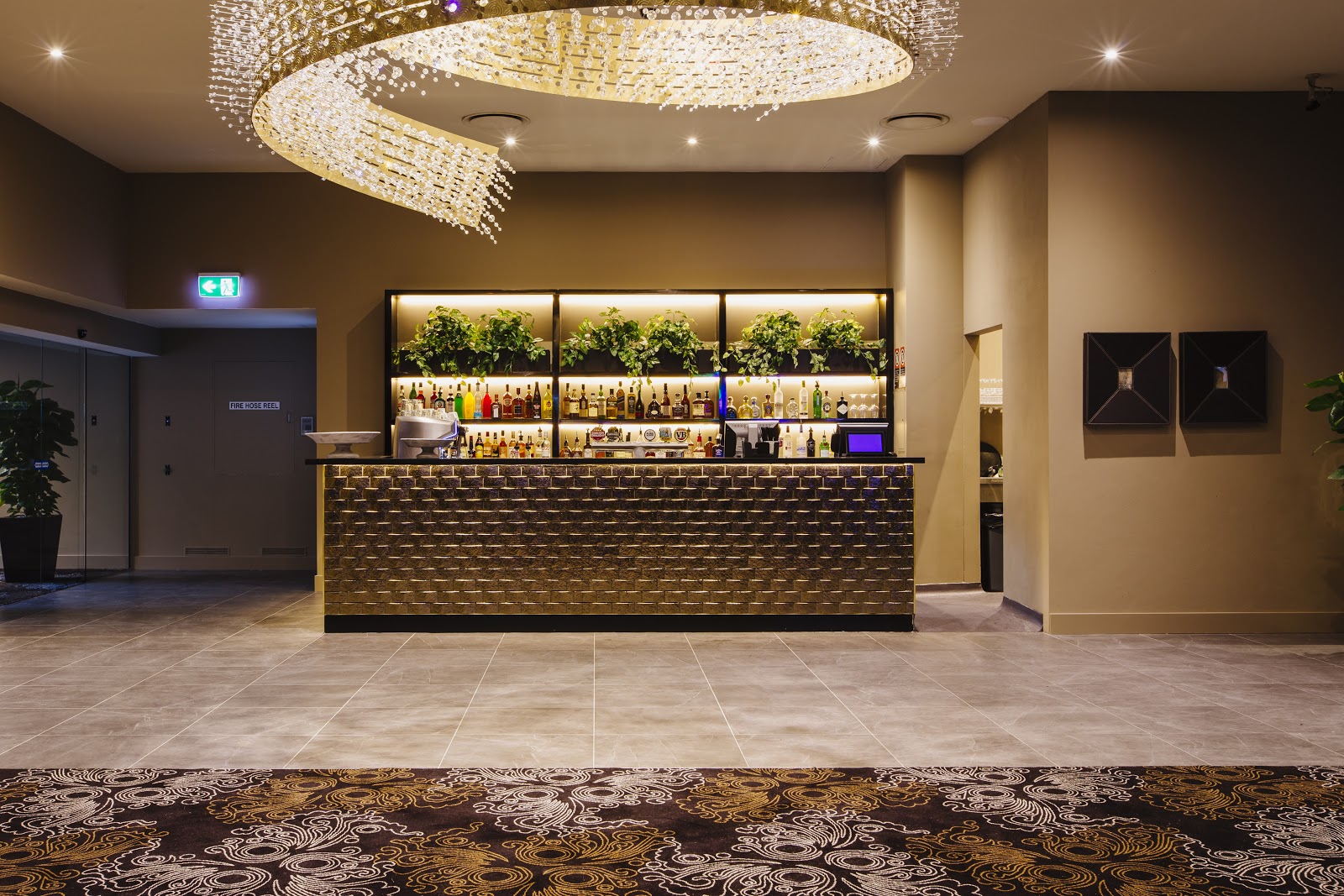 El Cortez Hotel in Canley Heights - photo 2