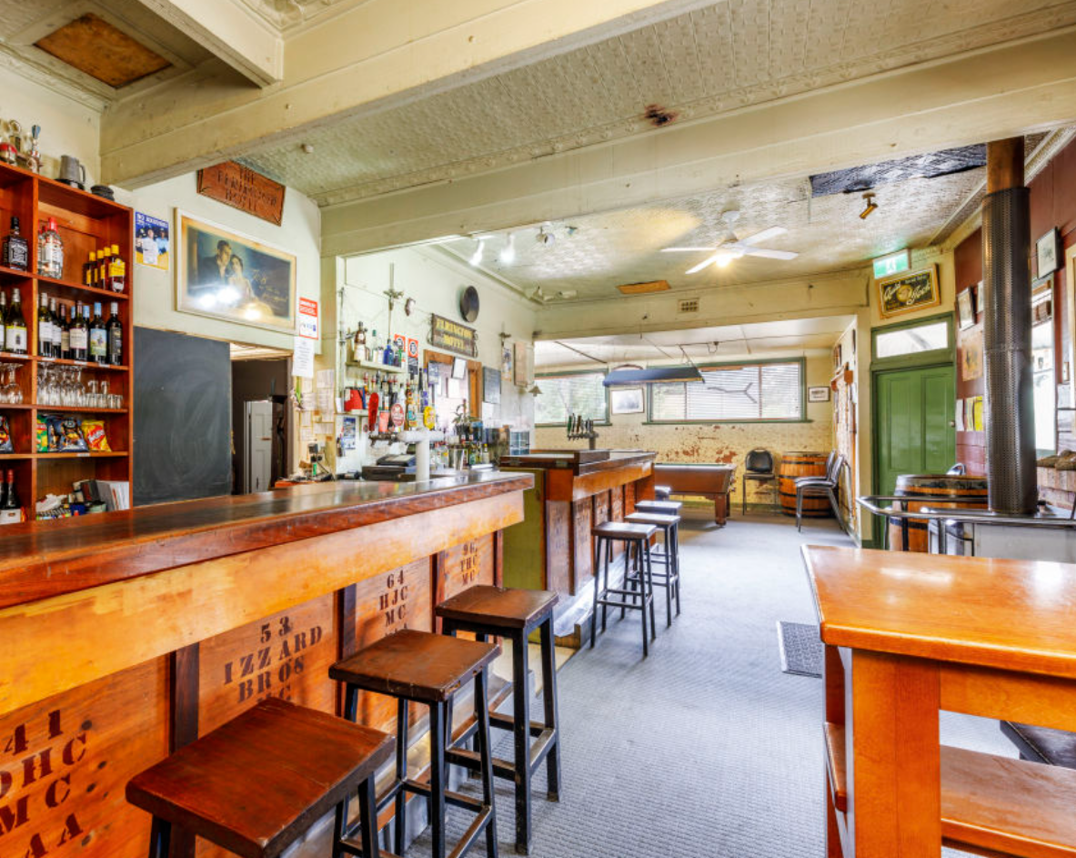 Elrington Hotel in Majors Creek - photo 4