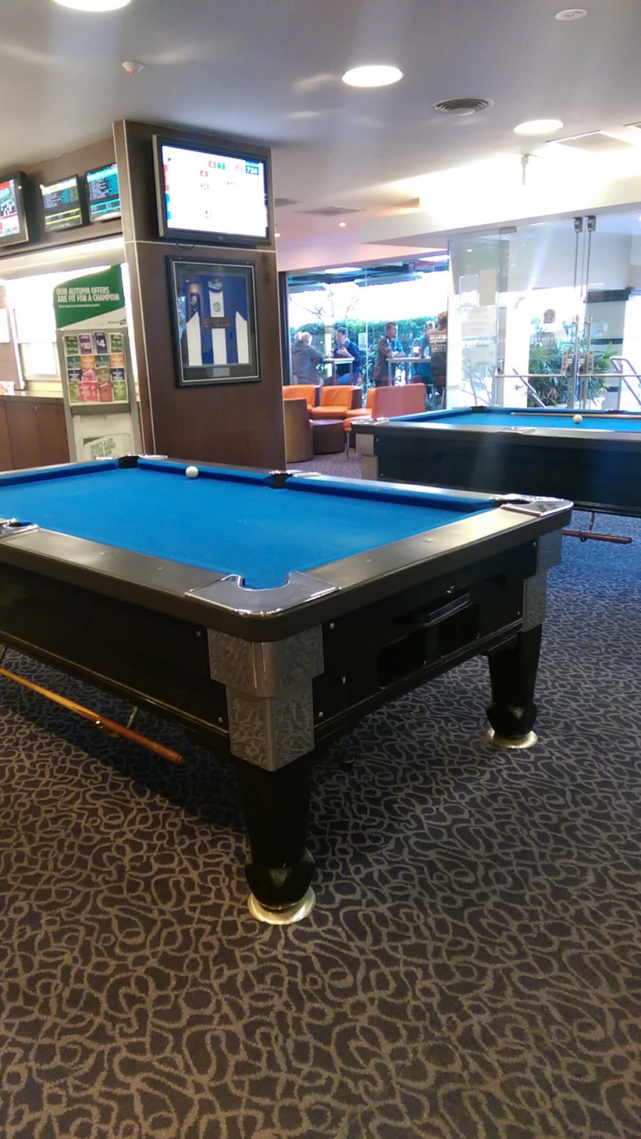 Engadine Tavern in Engadine - photo 2