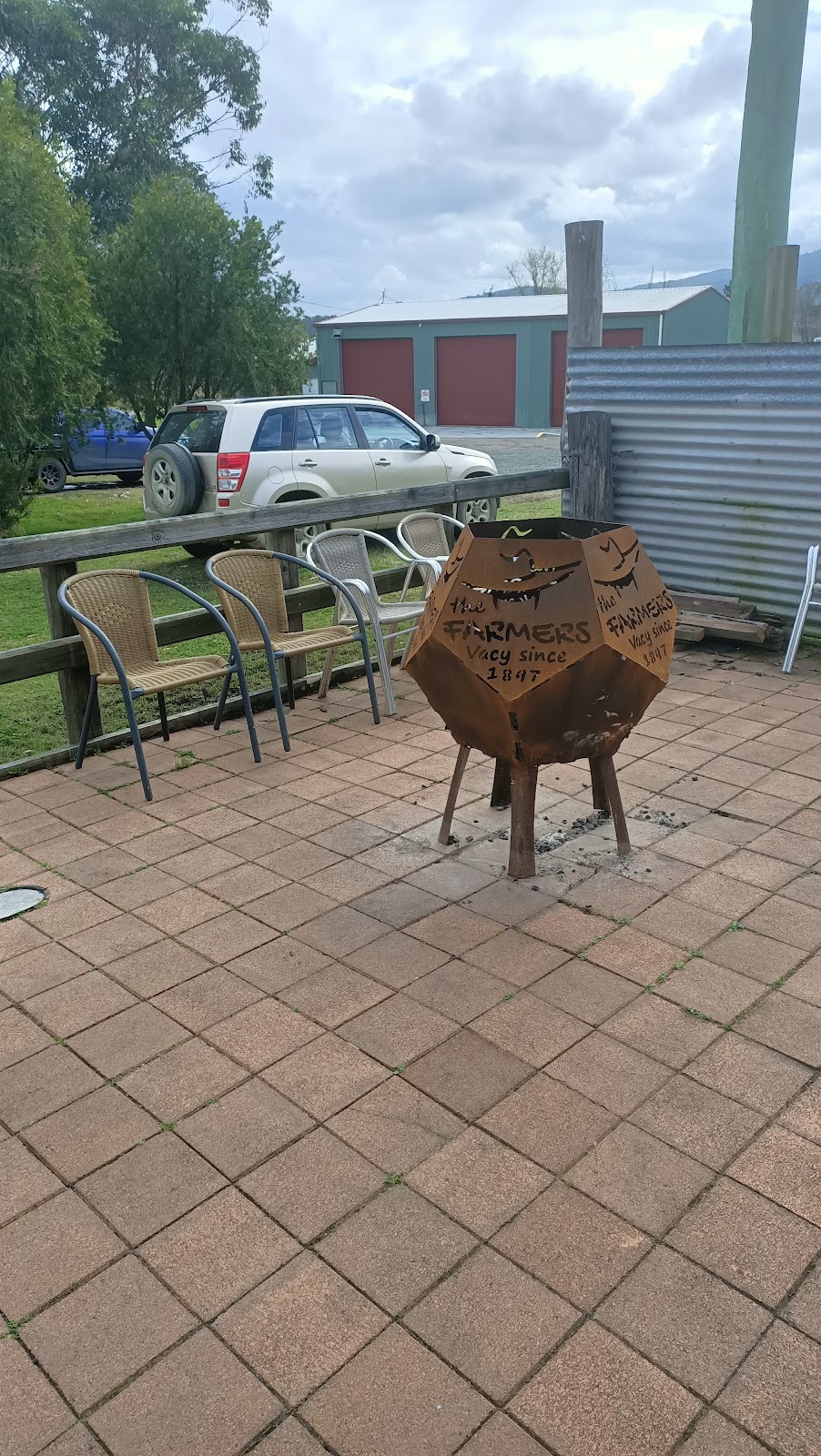 Farmers Hotel in Vacy - photo 3