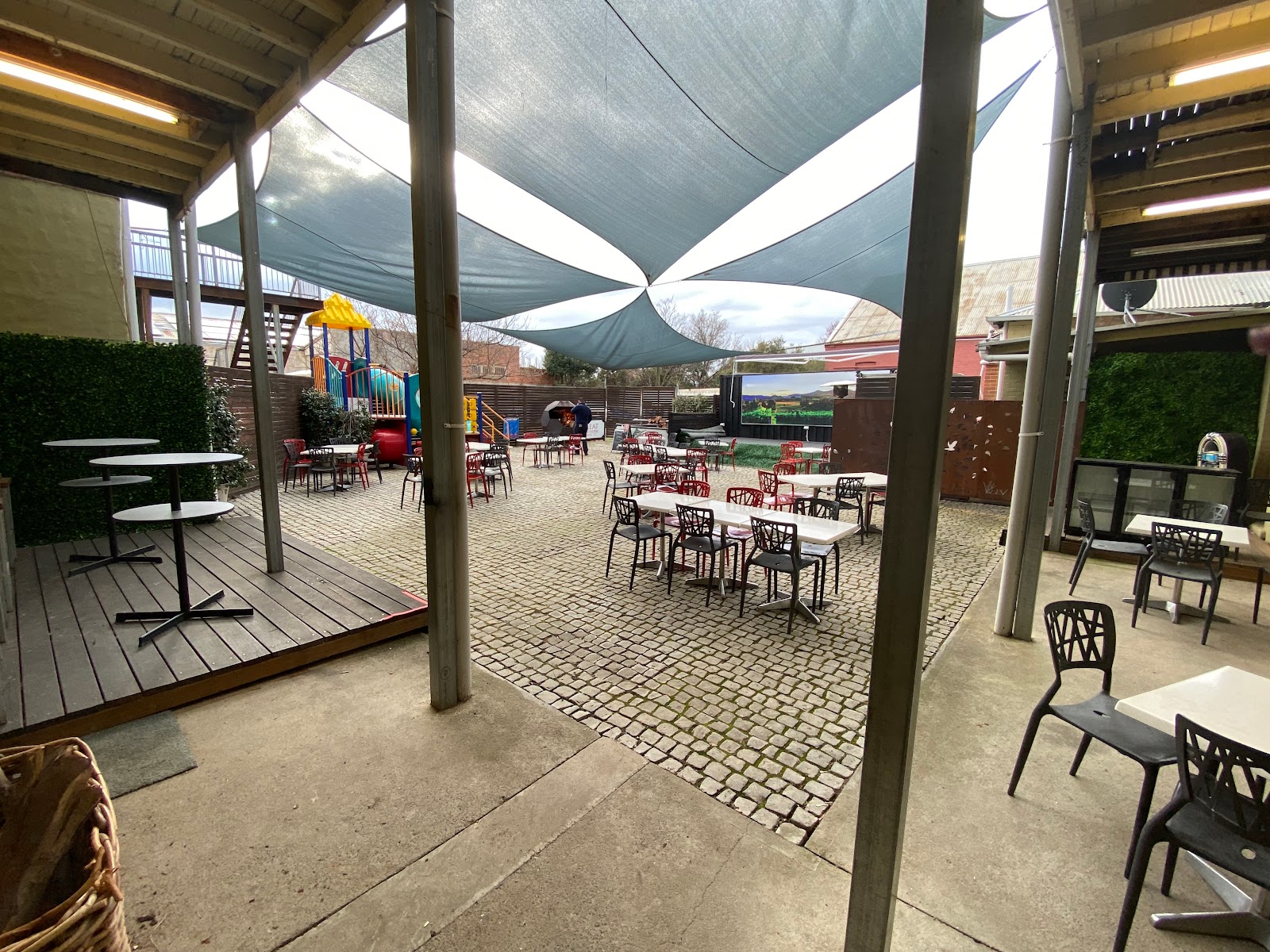Freemasons Hotel in Molong - photo 2