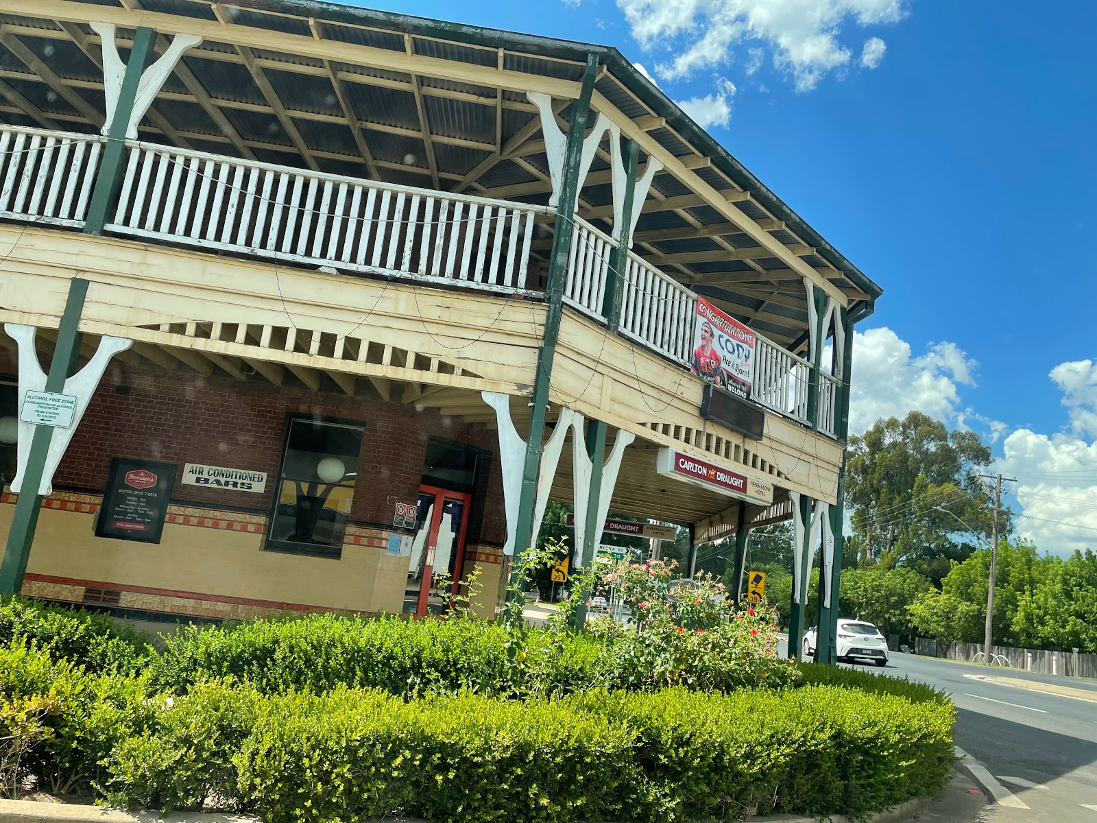 Freemasons Hotel in Molong - photo 1