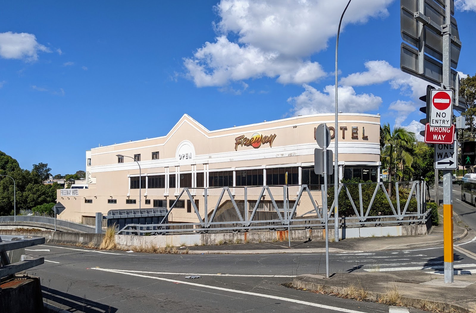 Freeway Hotel in Artarmon - photo 1