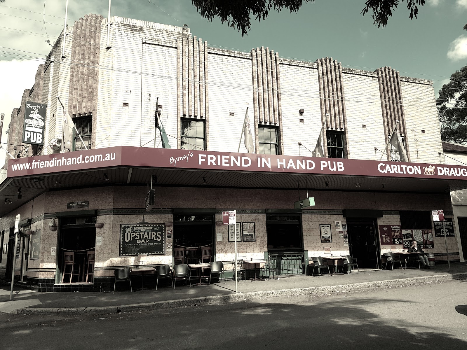 Friend In Hand Hotel in Glebe - photo 1