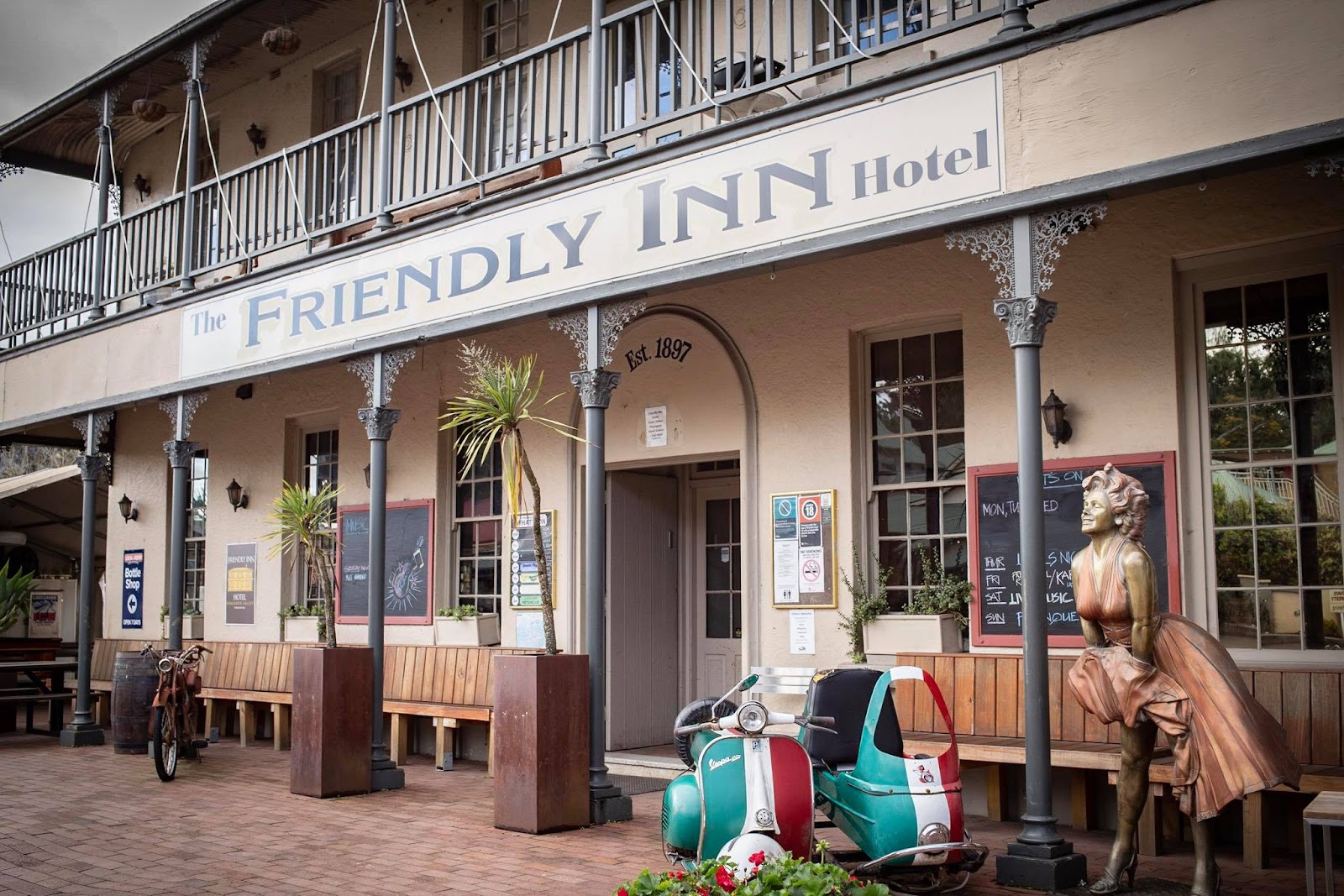 Friendly Inn Hotel in Kangaroo Valley - photo 2