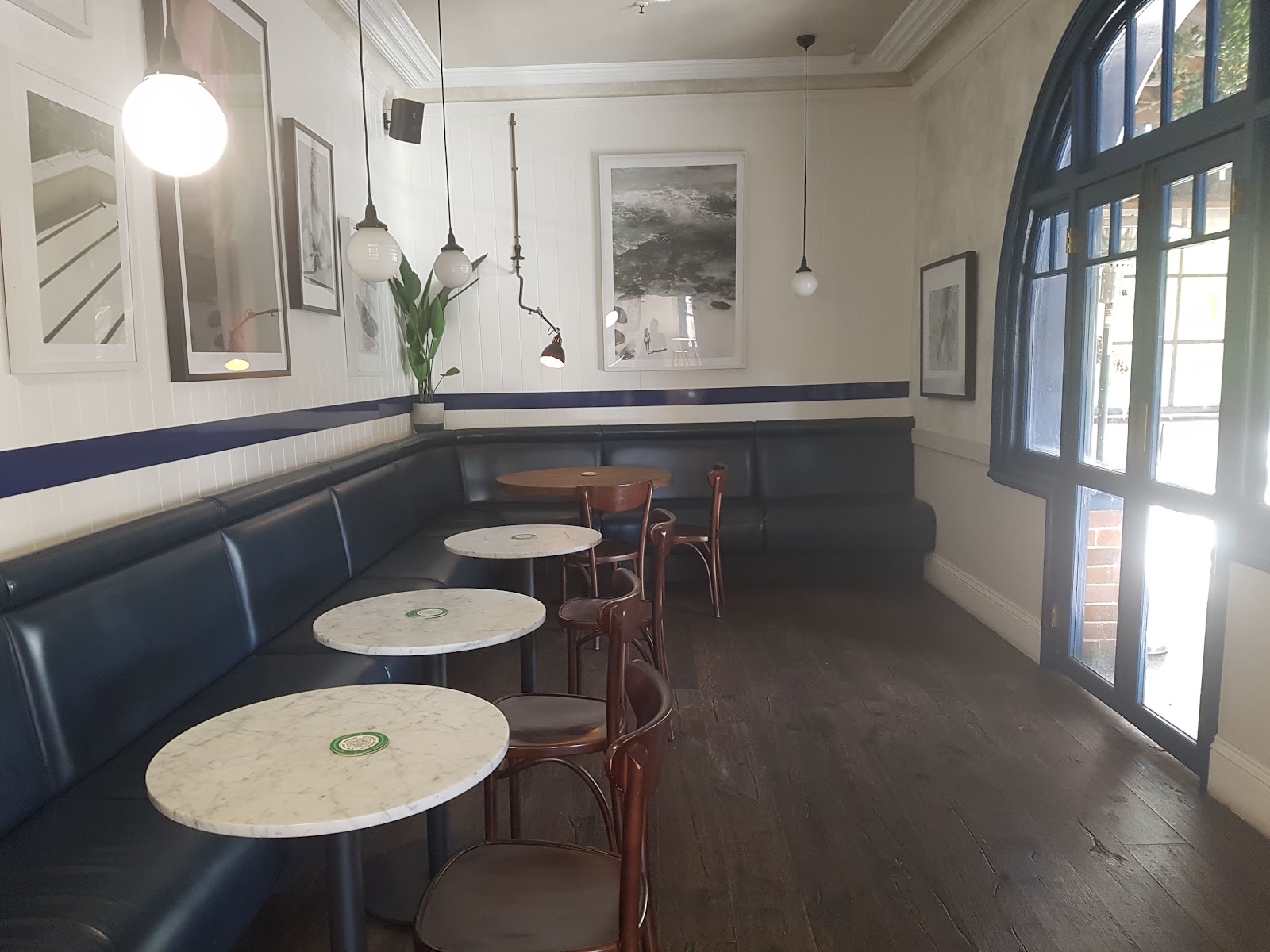 Frisco Hotel in Woolloomooloo - photo 5