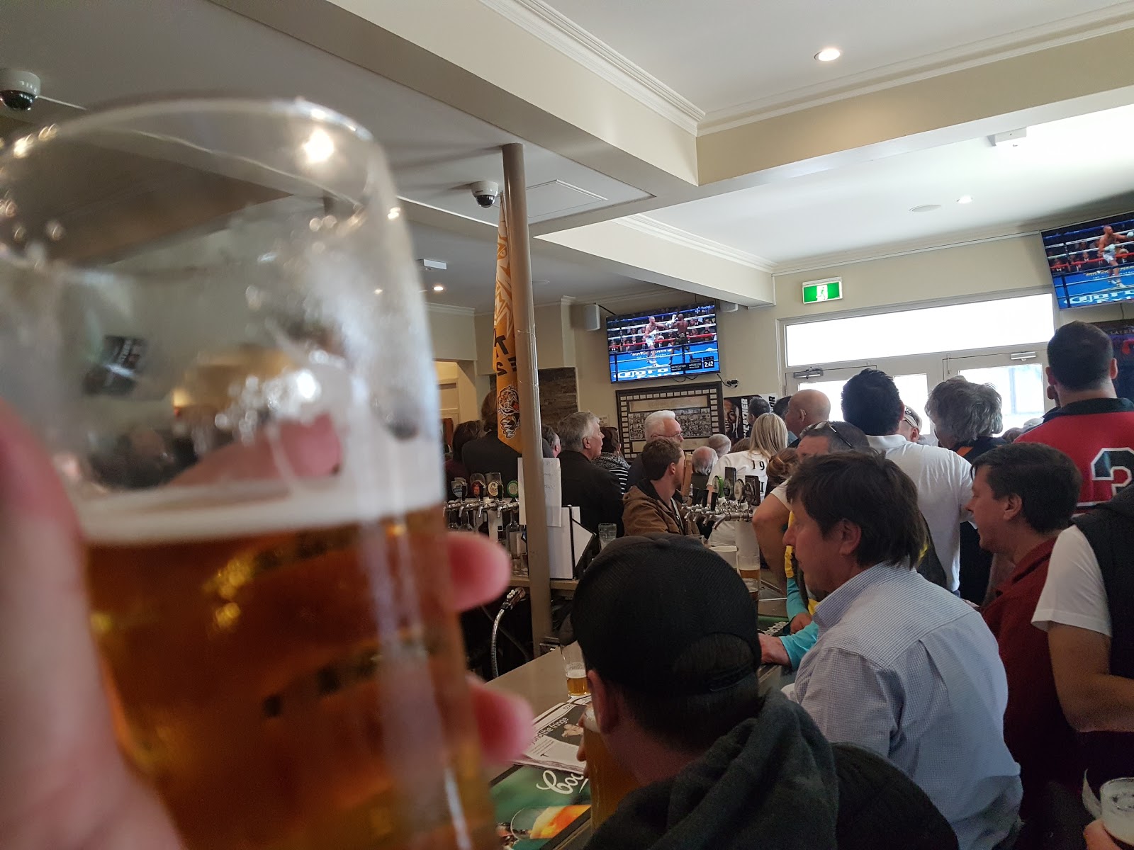 Garry Owen Hotel in Rozelle - photo 2