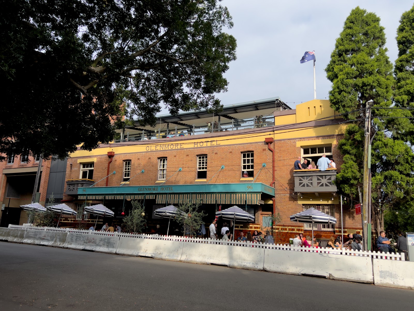 Glenmore Hotel in The Rocks - photo 1