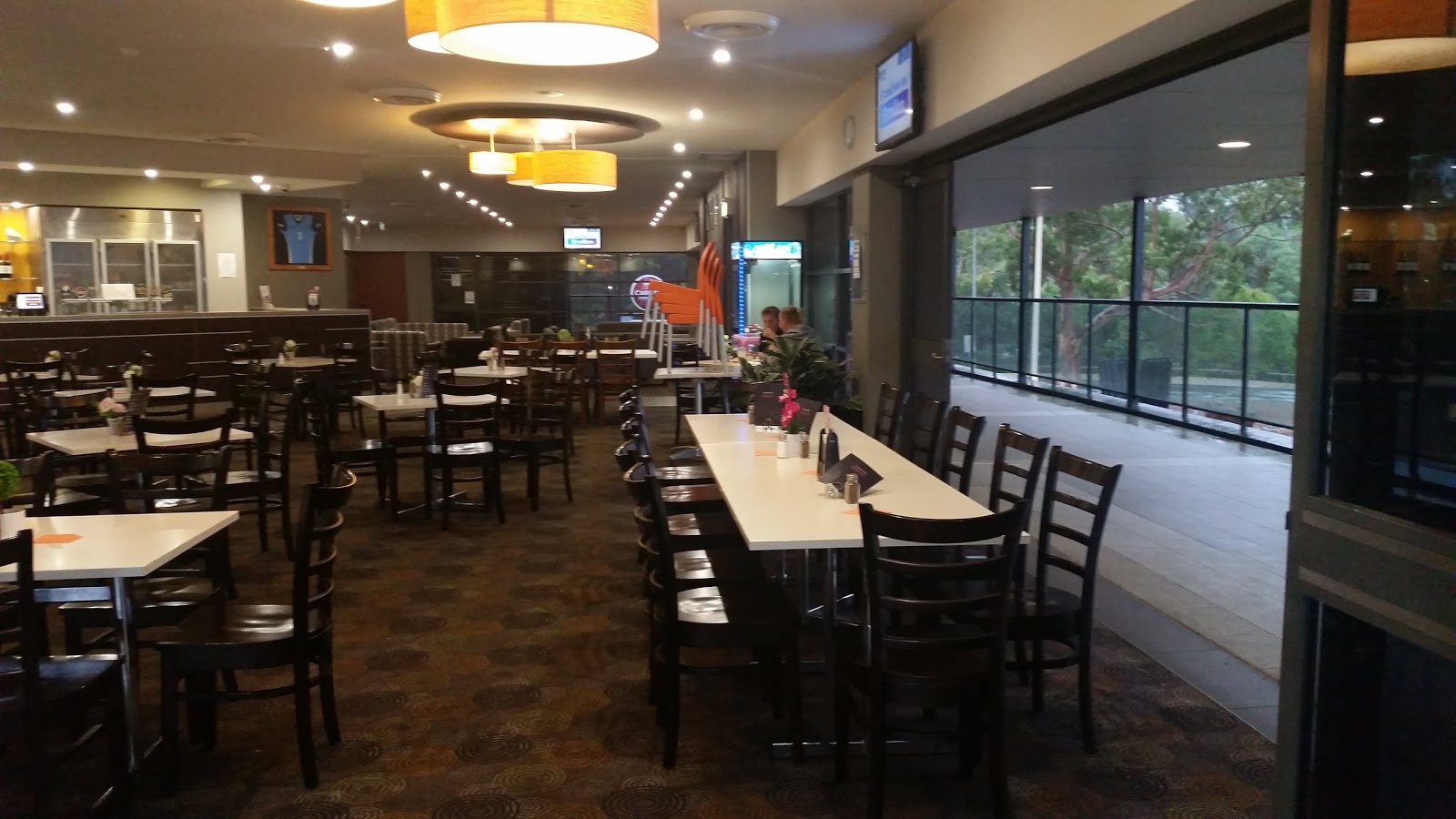 Glenquarie Tavern in Macquarie Fields - photo 1