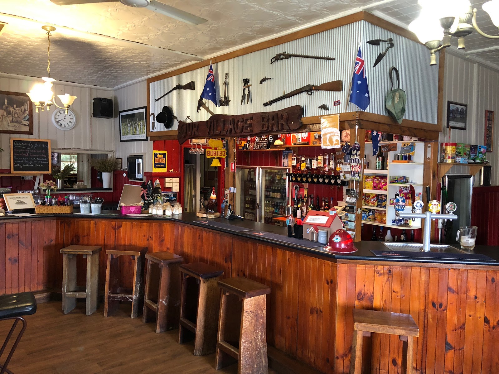 Gold and Fleece Hotel in Windeyer - photo 2