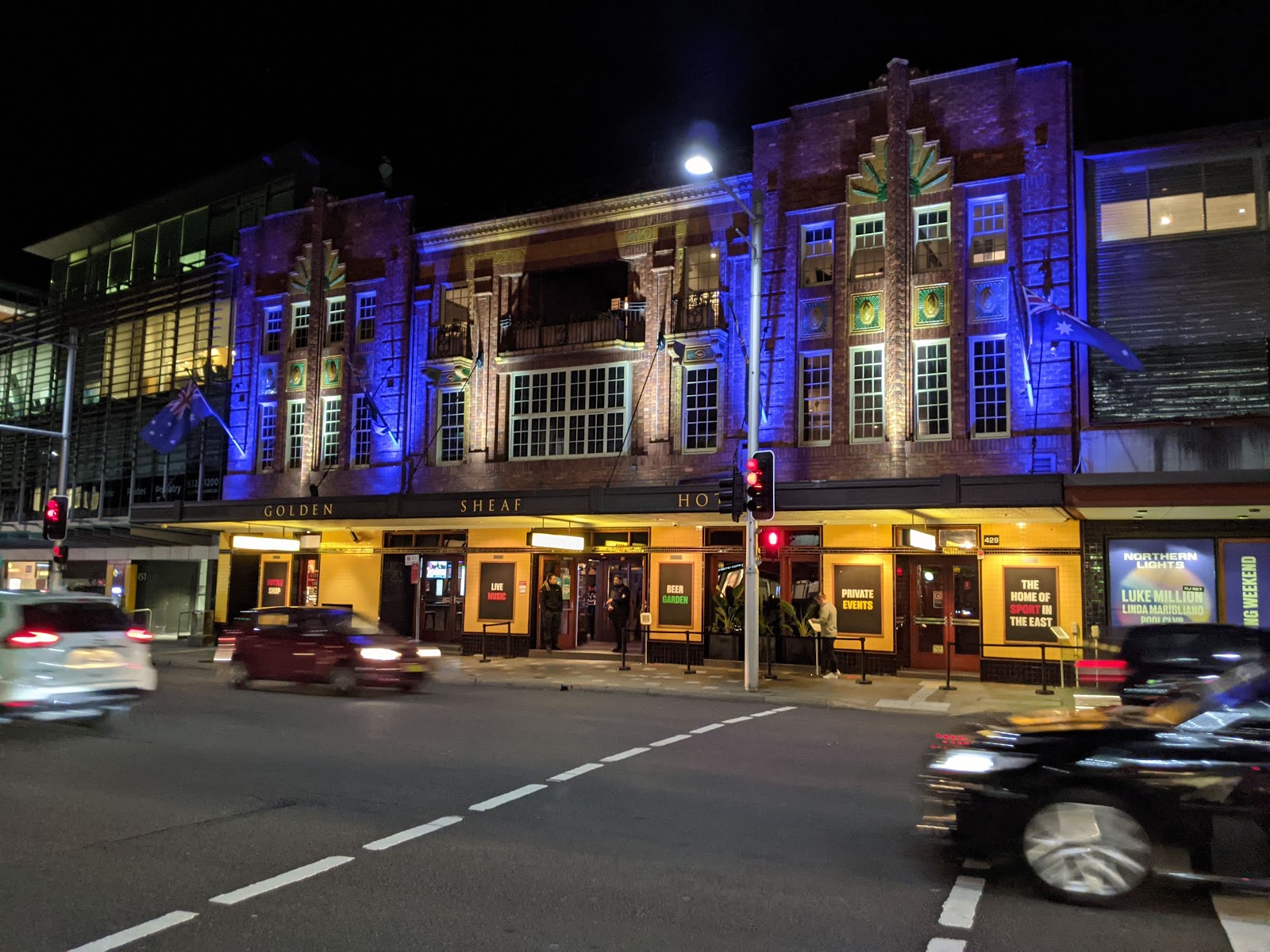 Golden Sheaf Hotel in Double Bay - photo 1