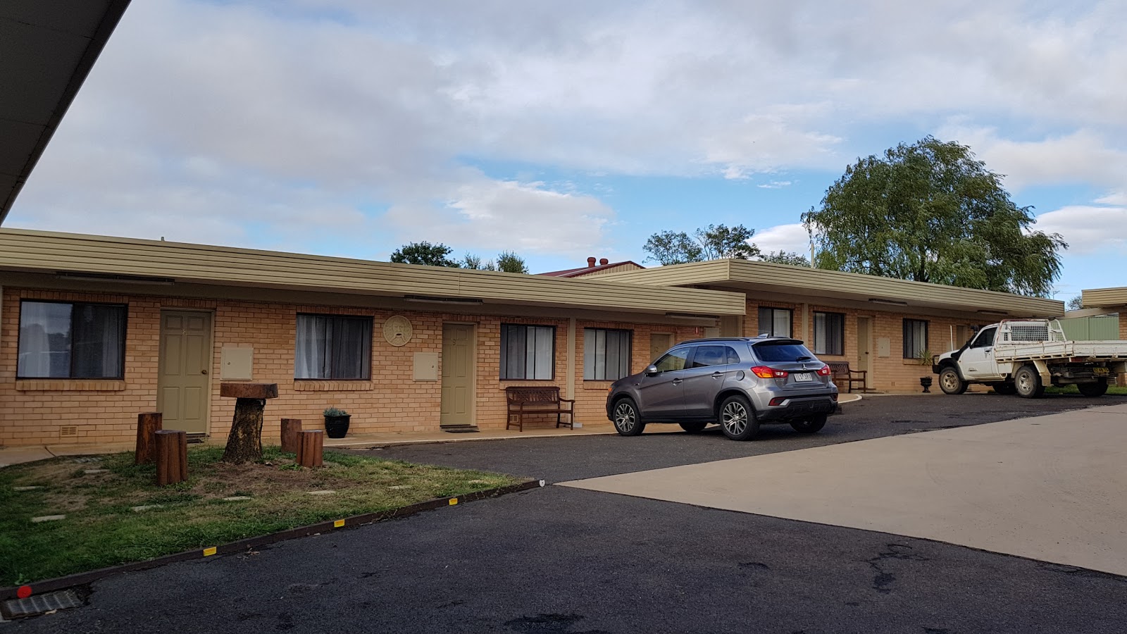 Goldfields Inn Hotel in Tuena - photo 1
