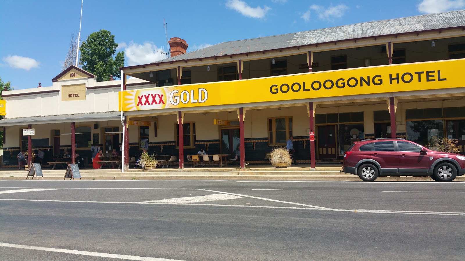 Gooloogong Hotel in Gooloogong - photo 2