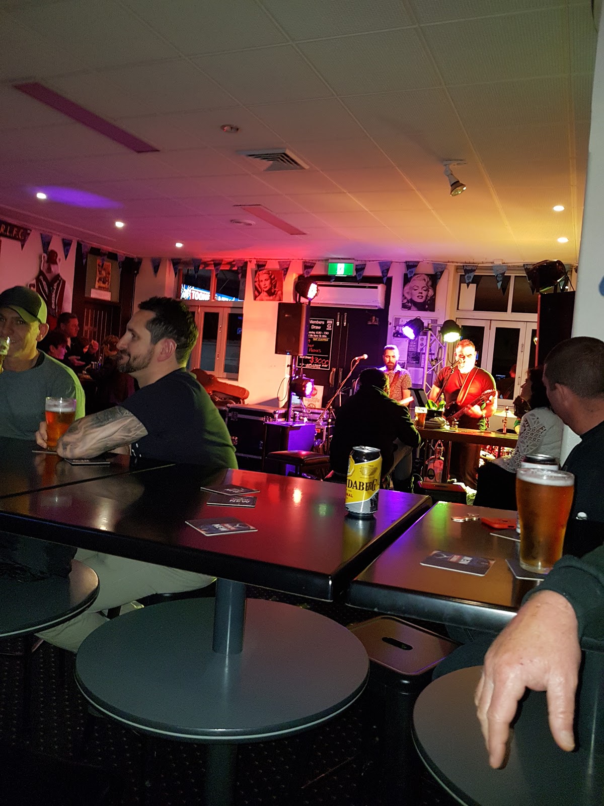 Gordon Hotel in Goulburn - photo 3