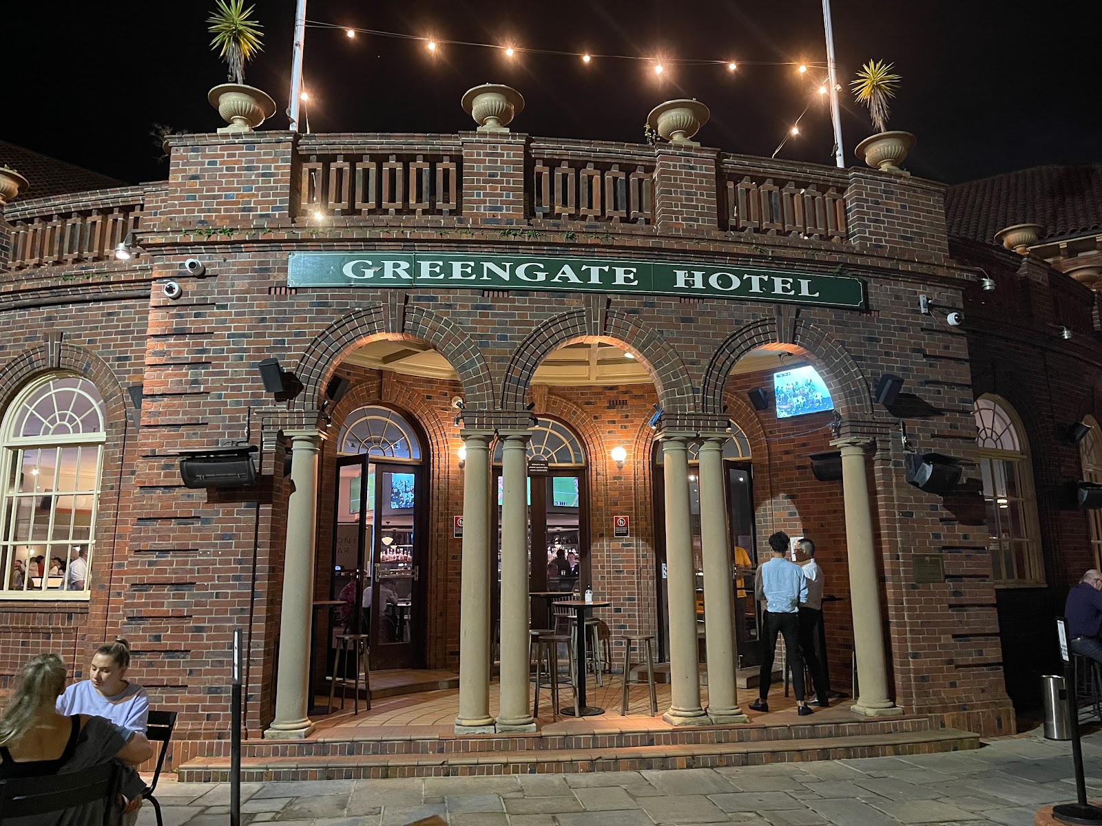 Green Gate Hotel in Killara - photo 2