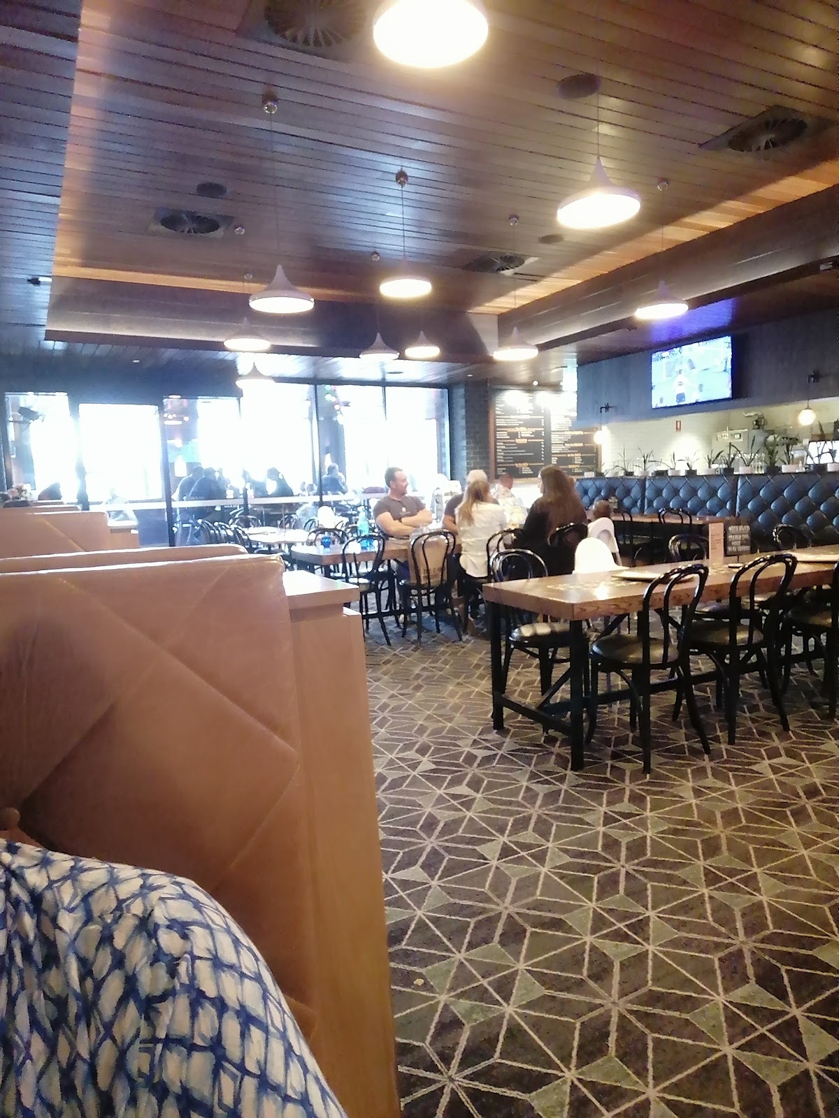 Gregory Hills Hotel in Gregory Hills - photo 2