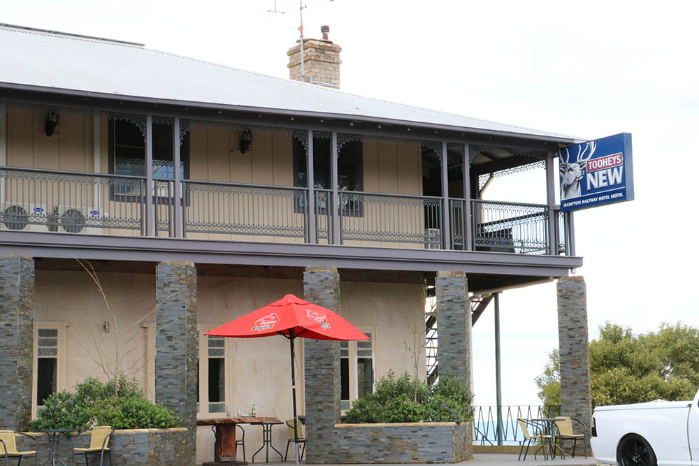 Hampton Half-Way House Hotel in Hampton - photo 1