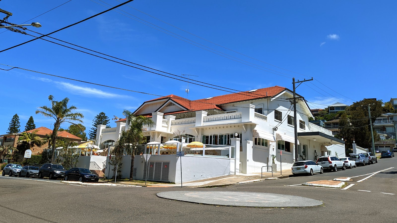 Harbord Beach Hotel in Freshwater - photo 2