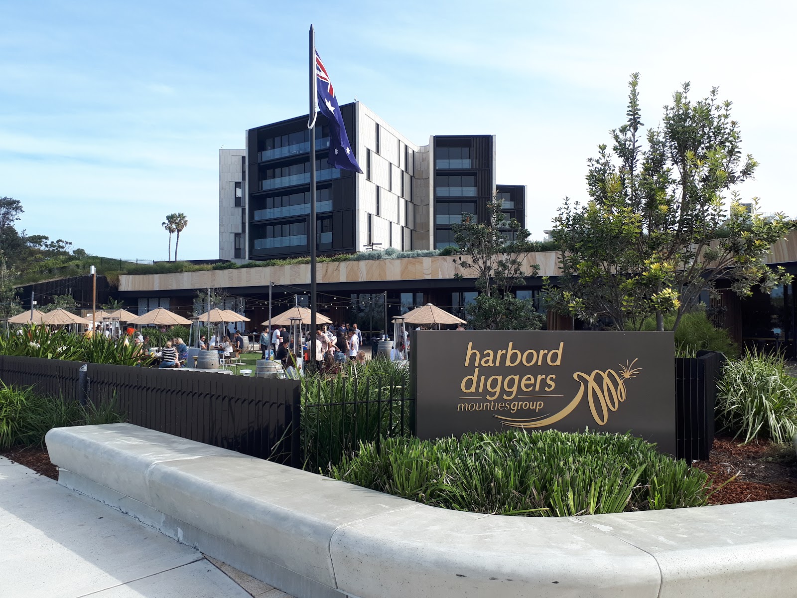 Harbord Diggers - Mounties Group in Freshwater - photo 1