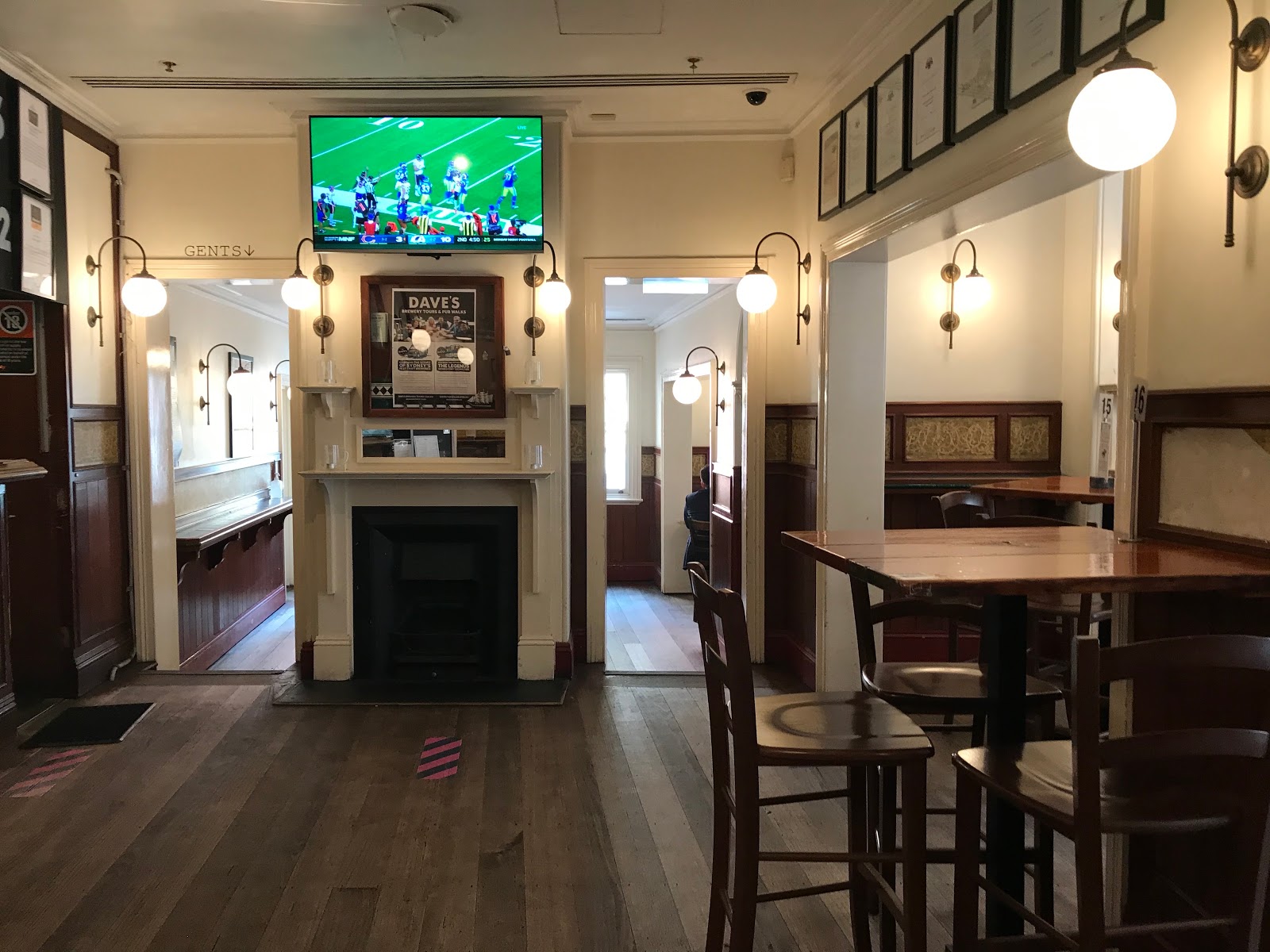 Harts Pub in The Rocks - photo 3