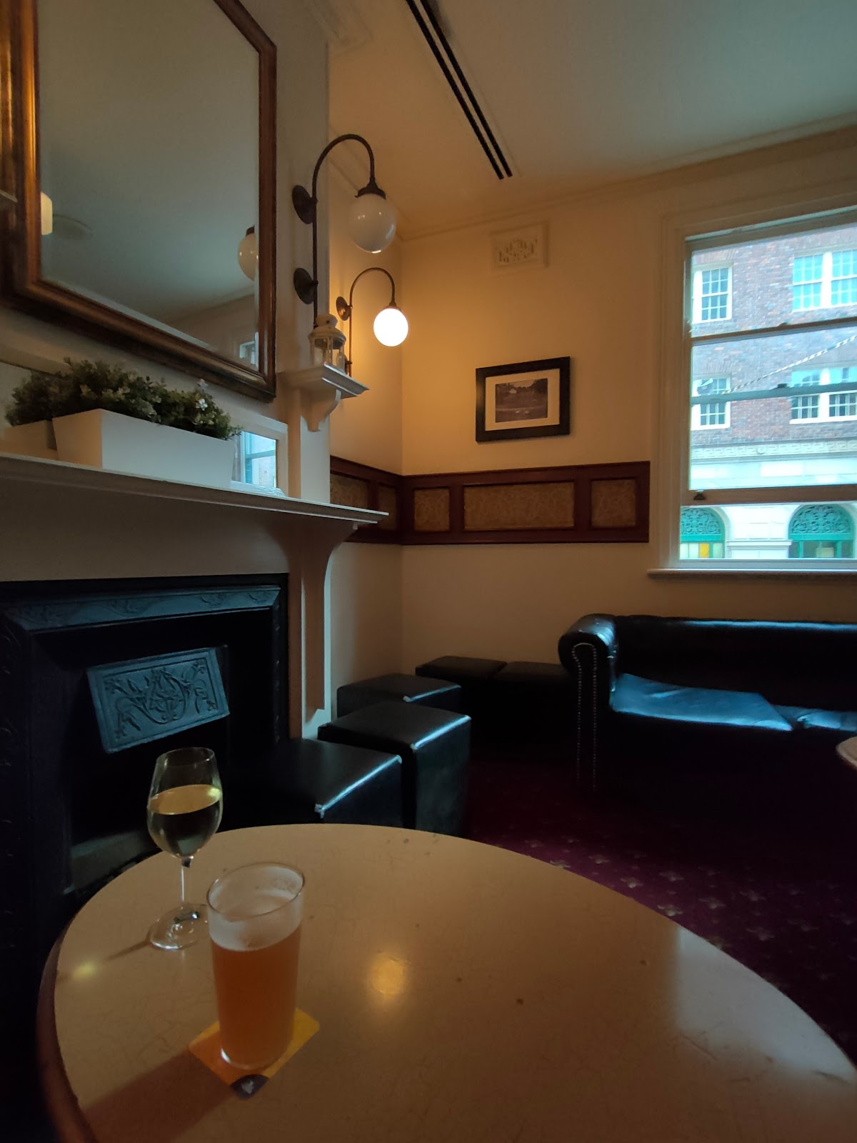 Harts Pub in The Rocks - photo 4