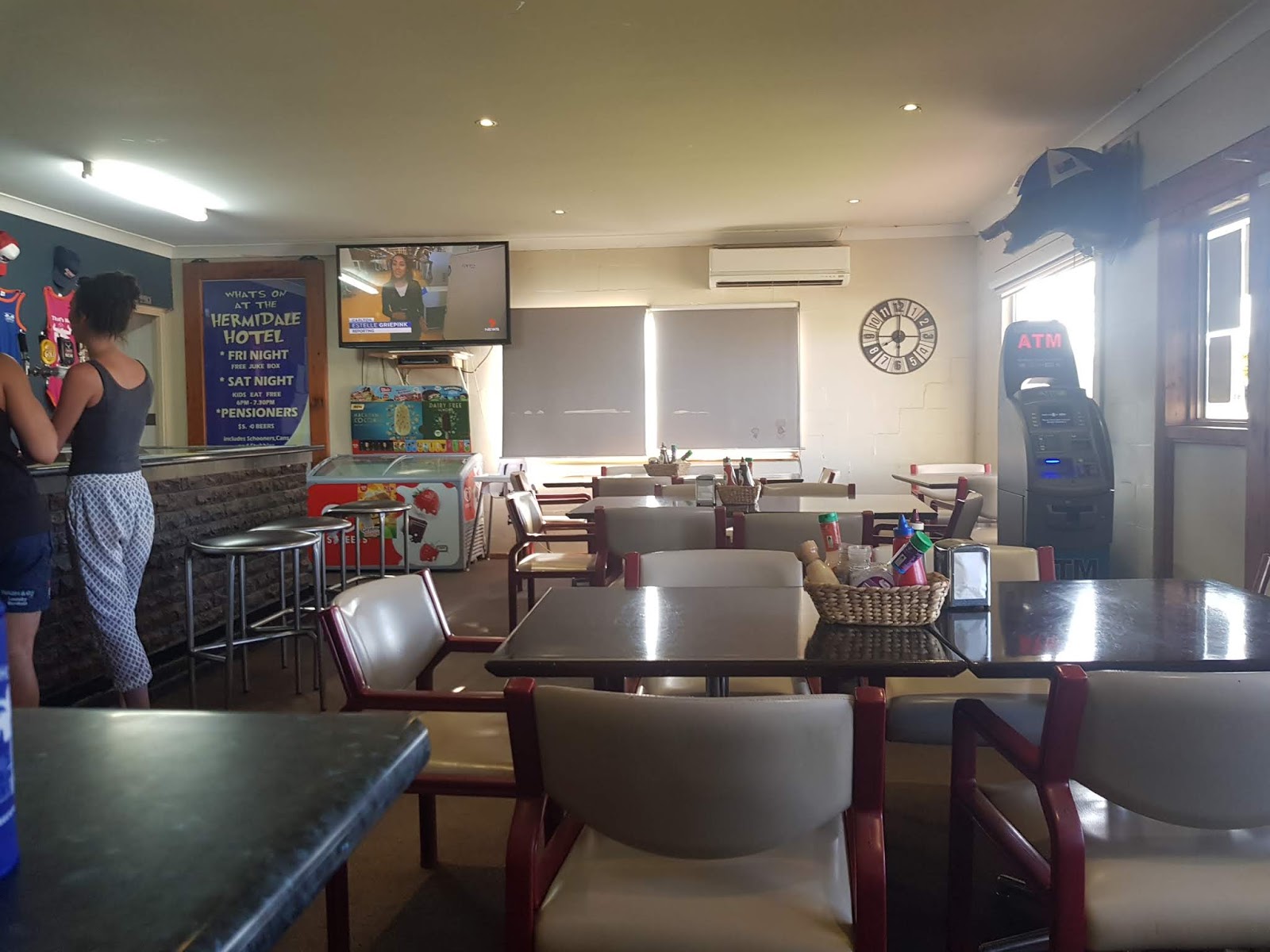 Hermidale Hotel in Hermidale - photo 2