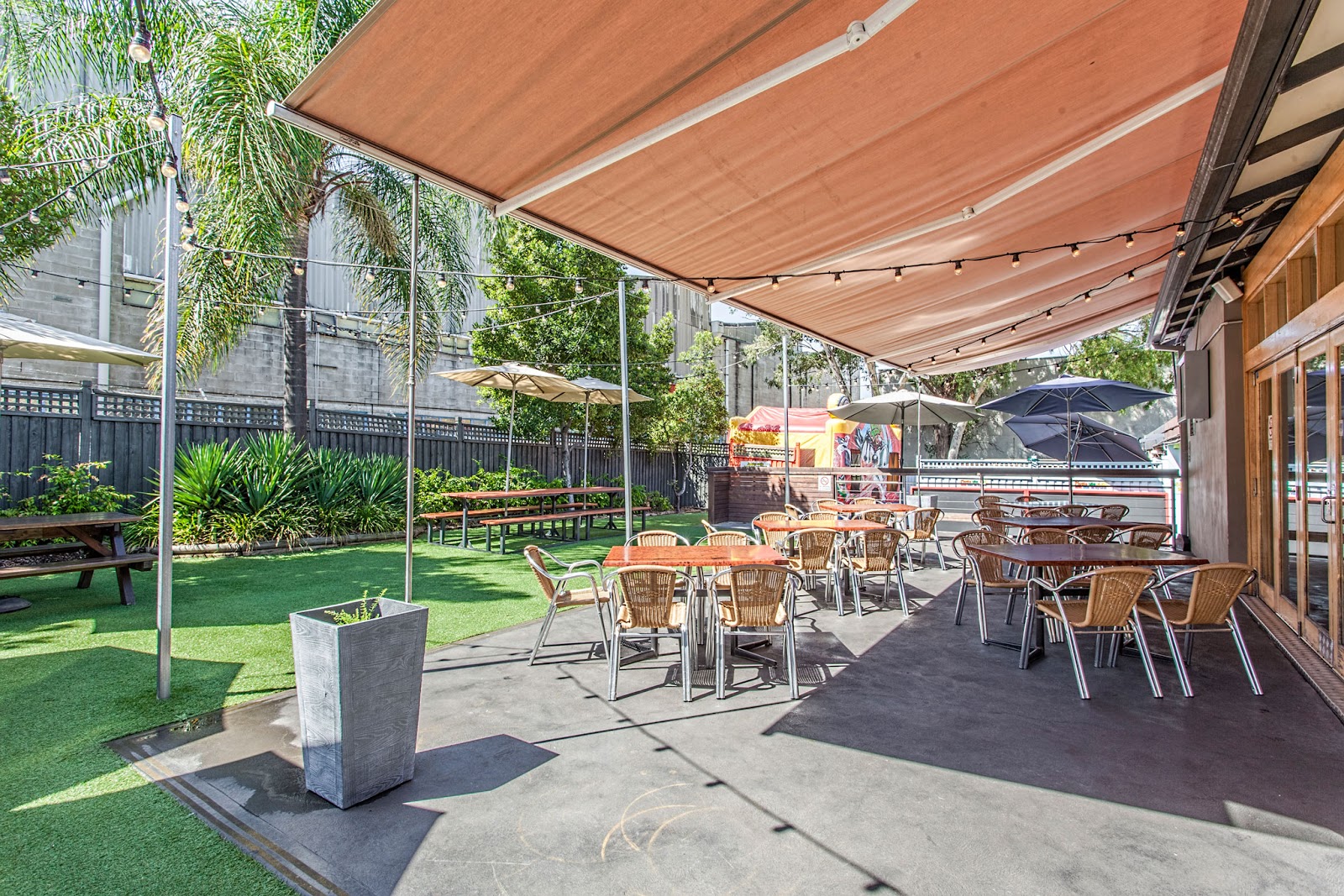 High Flyer Hotel in Bankstown - photo 4