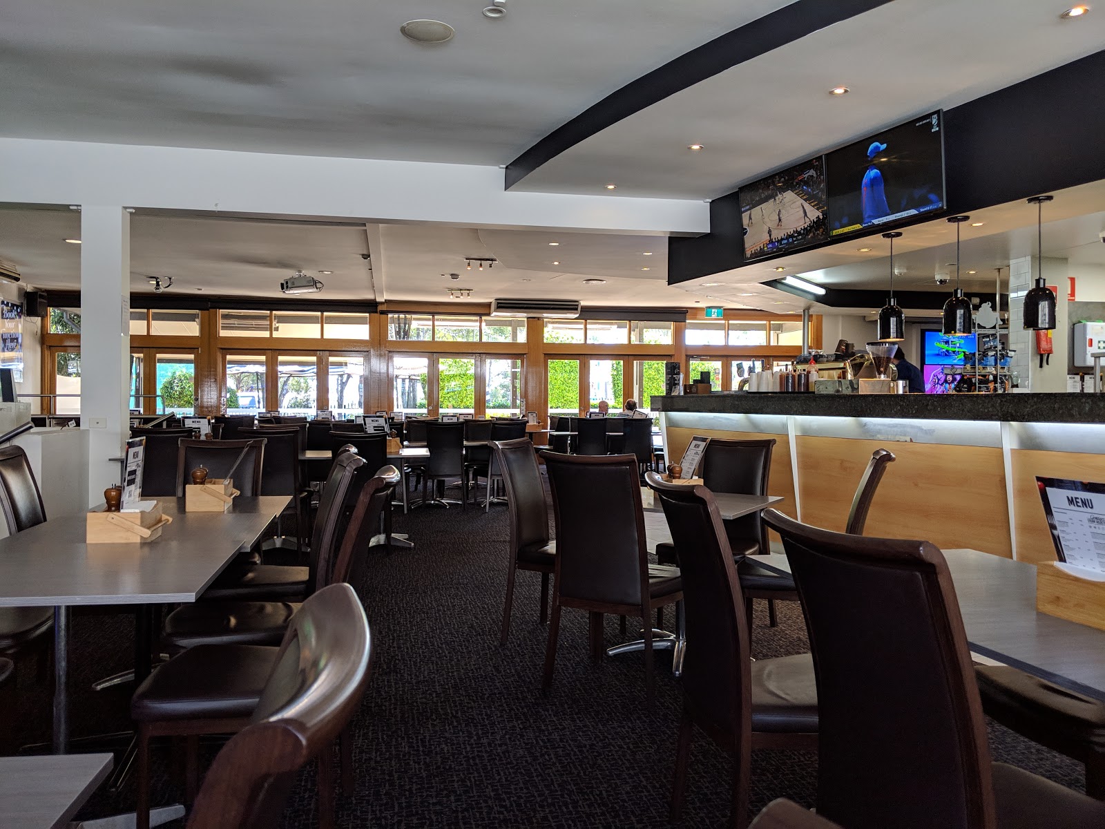 High Flyer Hotel in Bankstown - photo 3