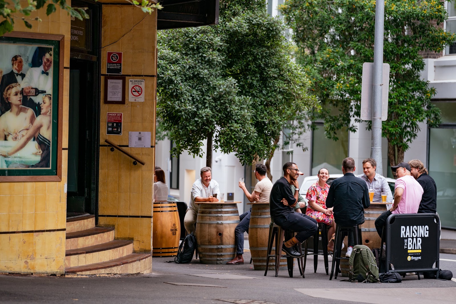 Hollywood Hotel in Surry Hills - photo 3