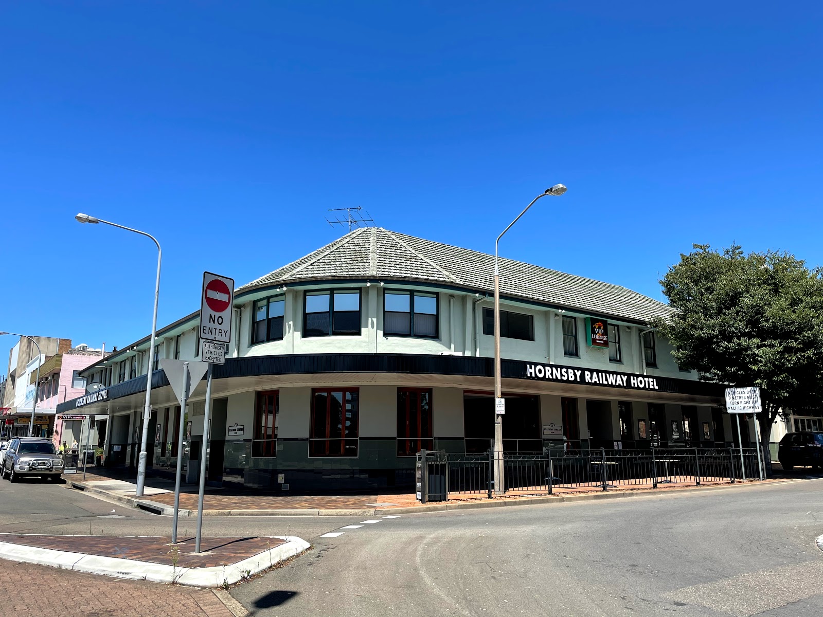 Hornsby Railway Hotel in Hornsby - photo 1