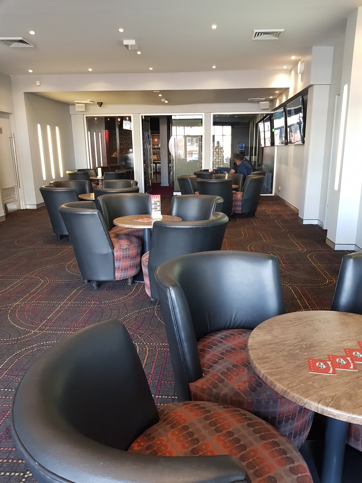 Hornsby Railway Hotel in Hornsby - photo 4