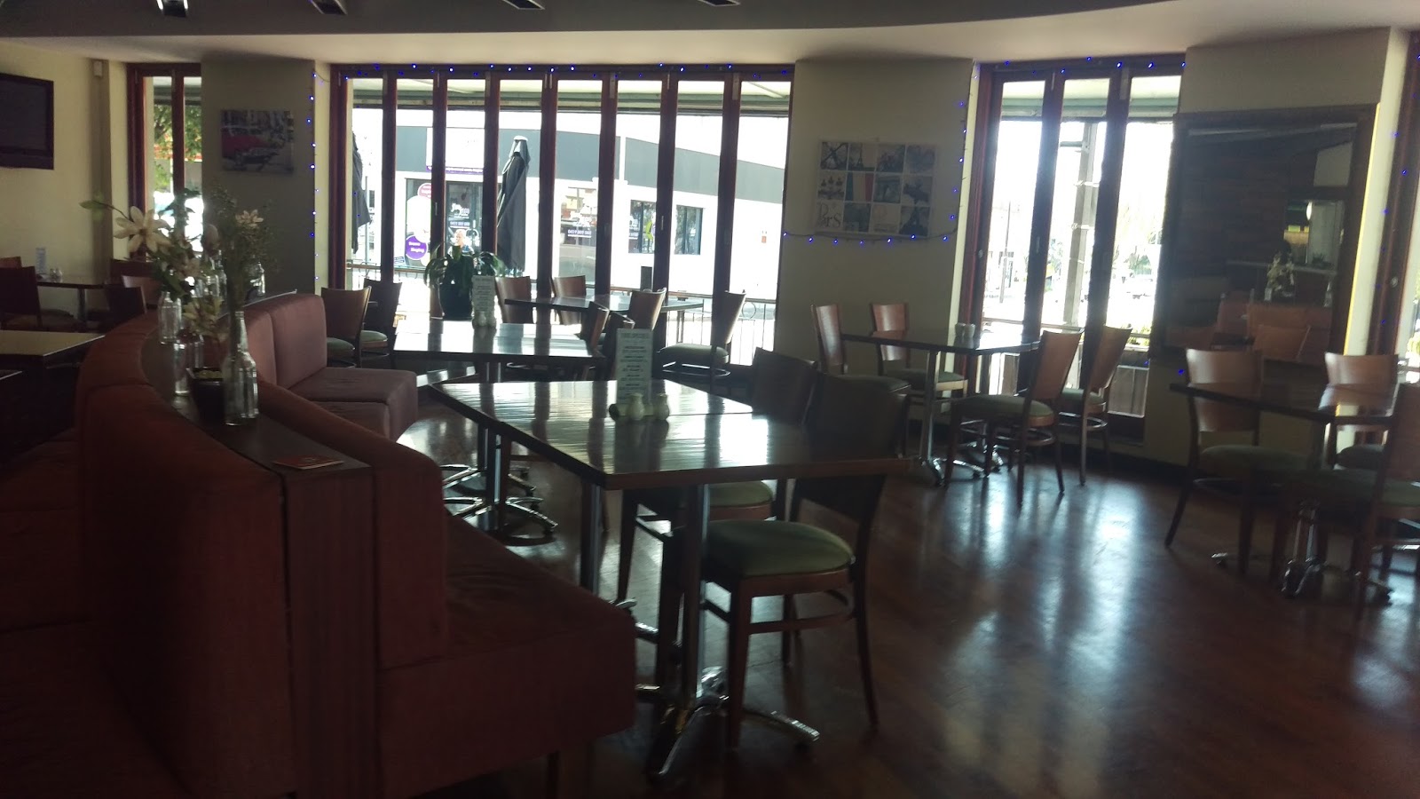 Hornsby Railway Hotel in Hornsby - photo 3