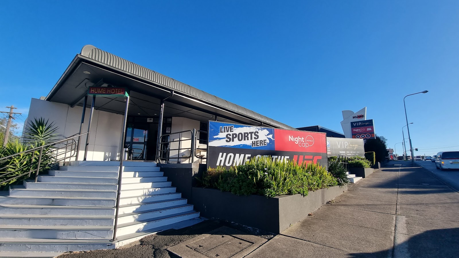 Hume Hotel in Yagoona - photo 1