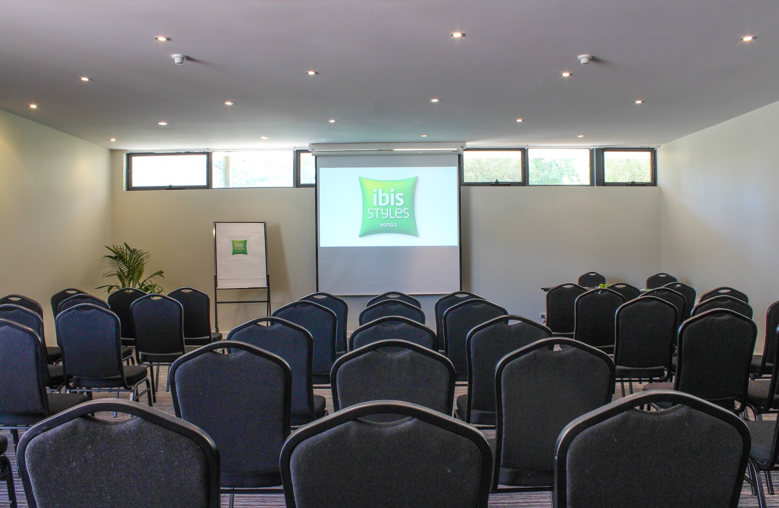 Ibis Styles Canberra Eaglehawk in Sutton - photo 6