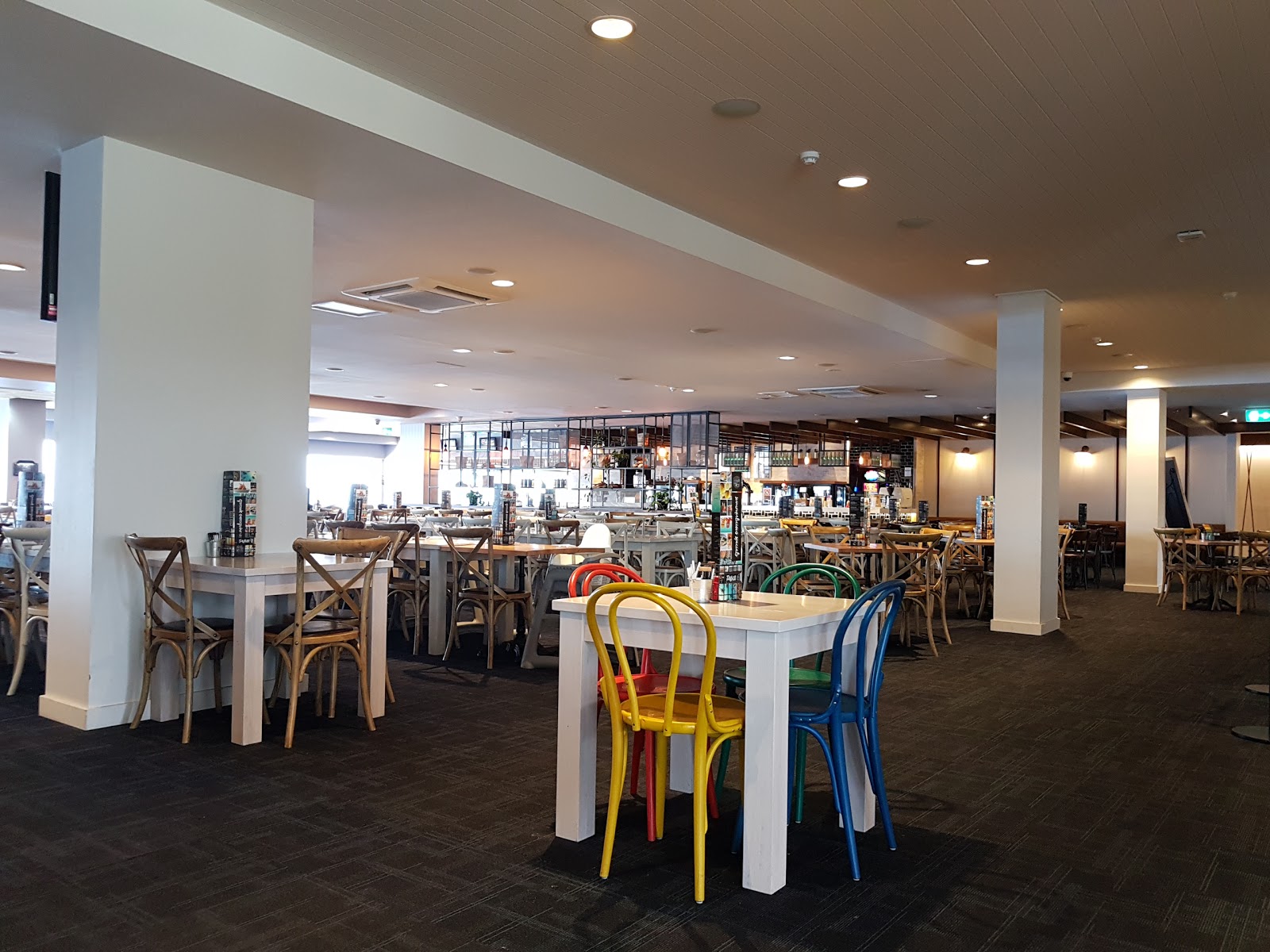 Illawarra Yacht Club Limited in Warrawong - photo 1