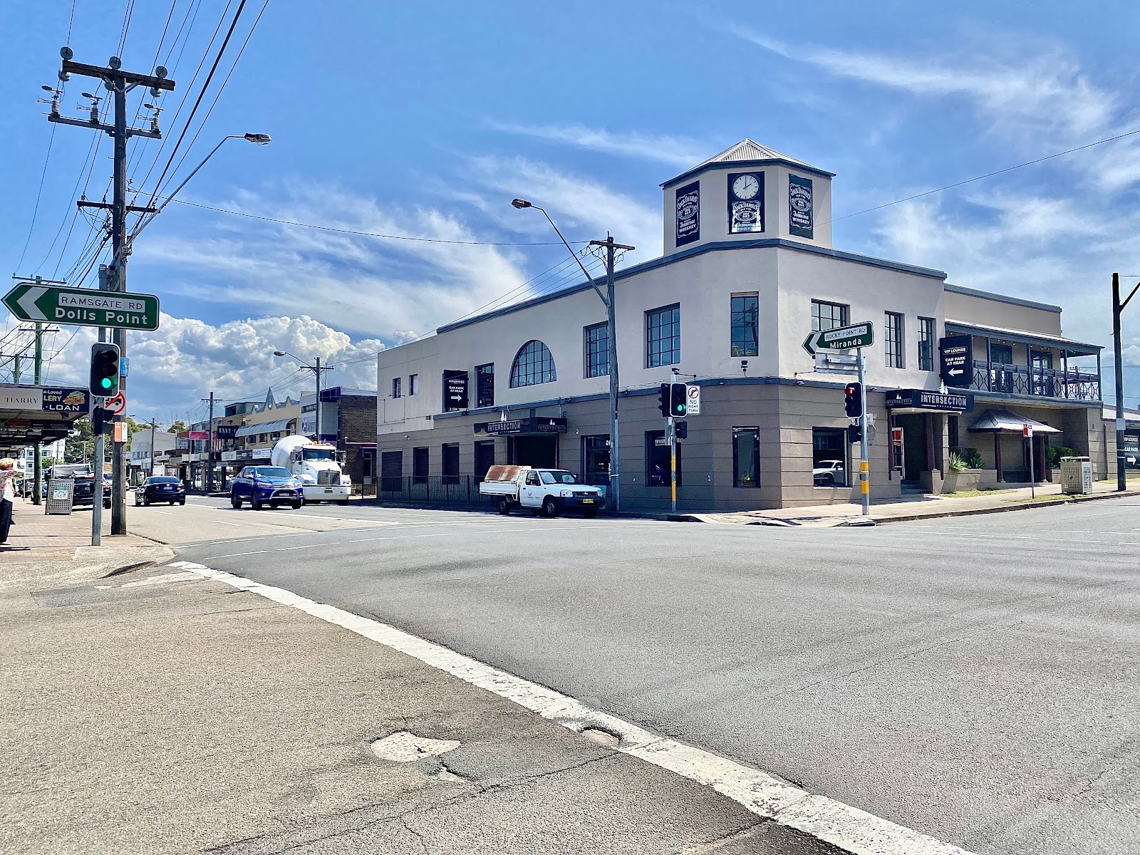 Intersection Tavern in Ramsgate - photo 1