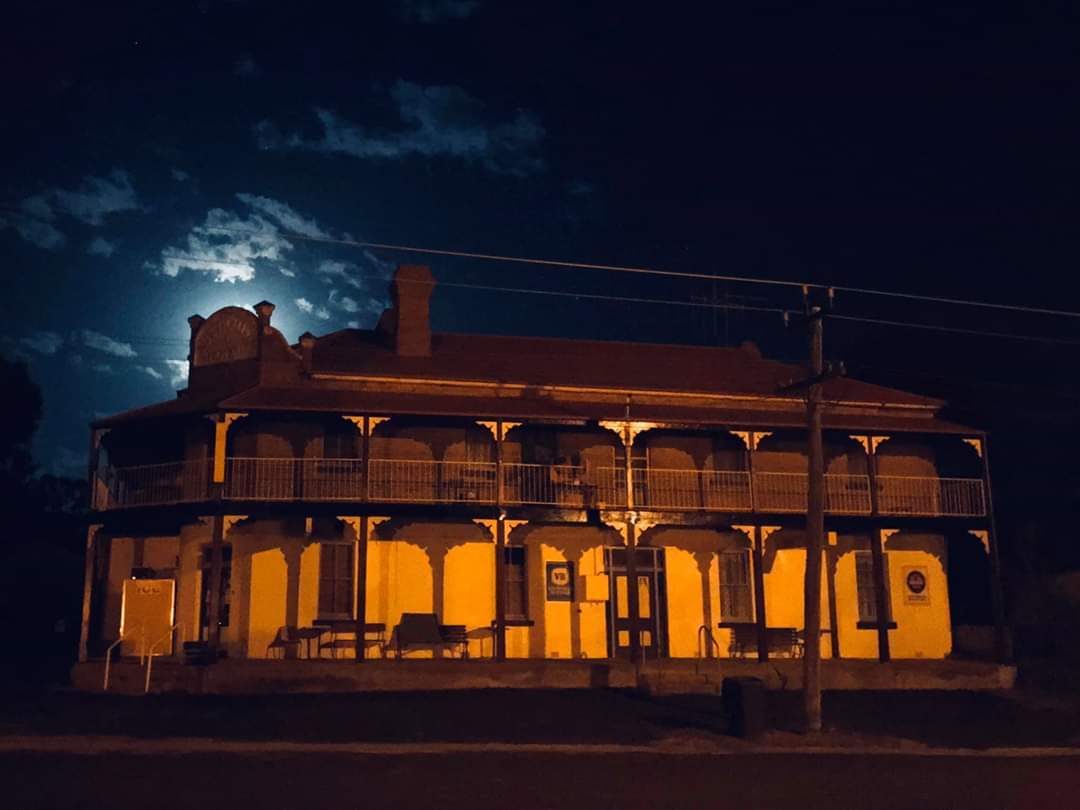 Ironbark Inn in Stuart Town - photo 2