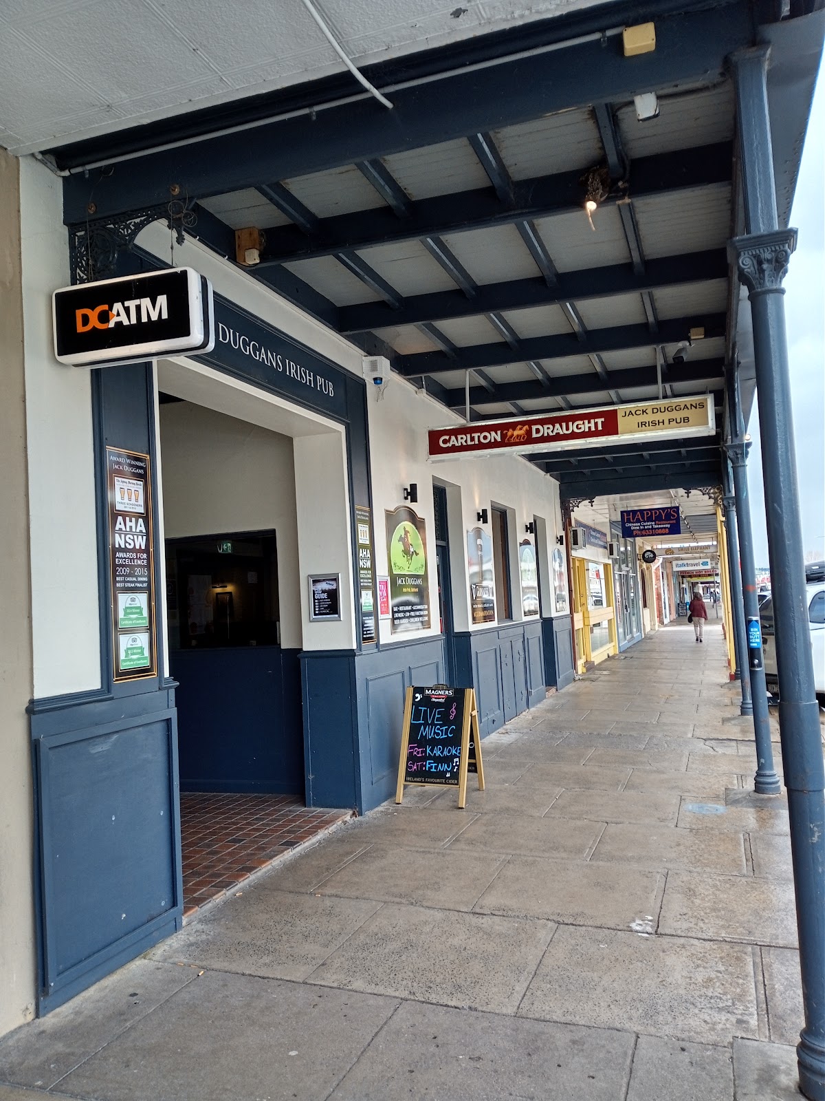 Jack Duggans Irish Pub in Bathurst - photo 4