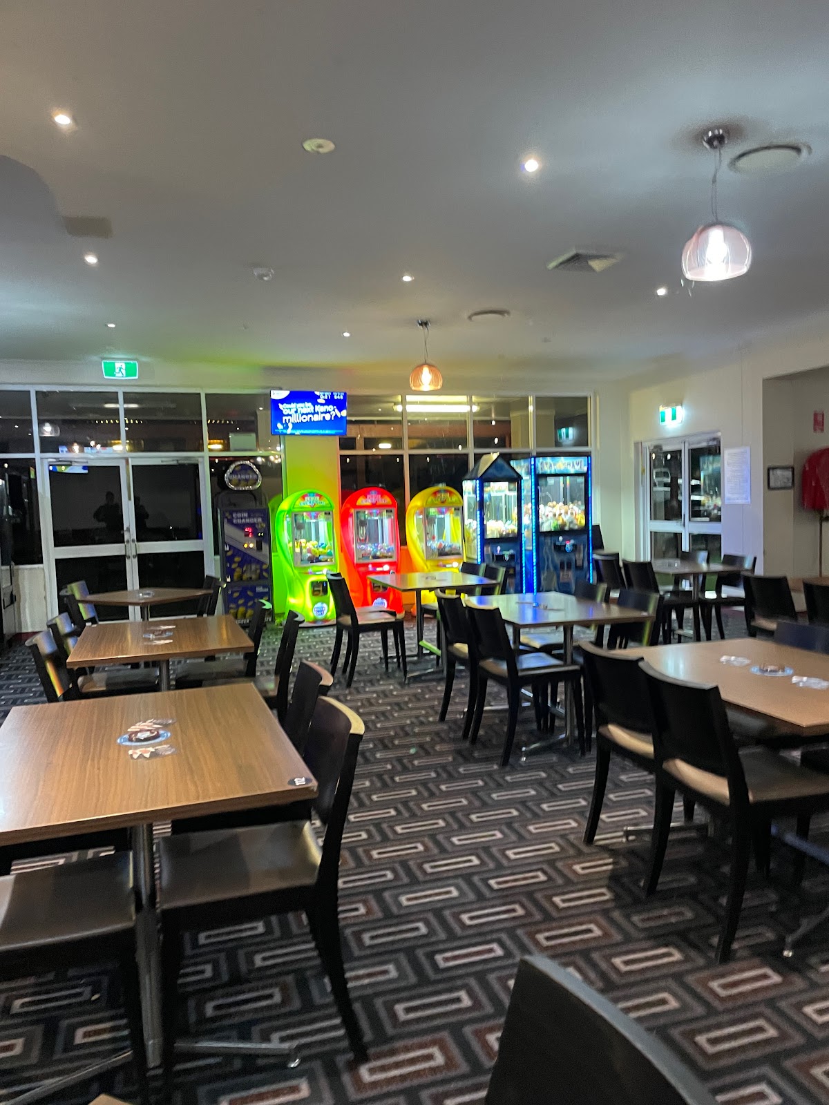 Jamison Hotel in South Penrith - photo 4