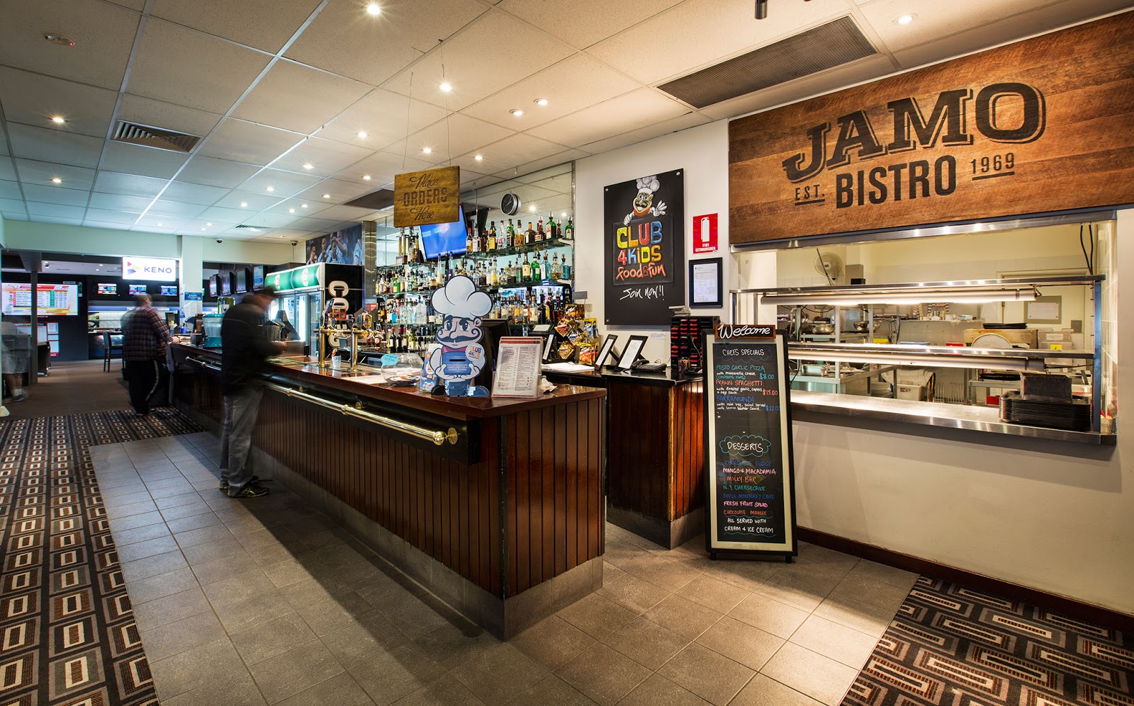 Jamison Hotel in South Penrith - photo 2