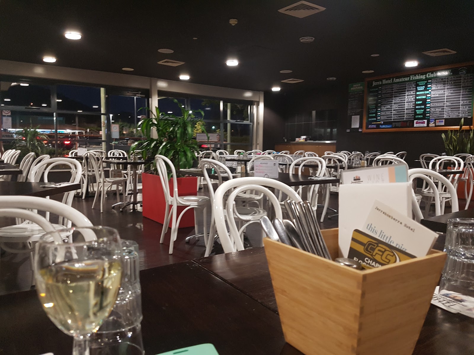 Jerrabomberra Hotel in Jerrabomberra - photo 5