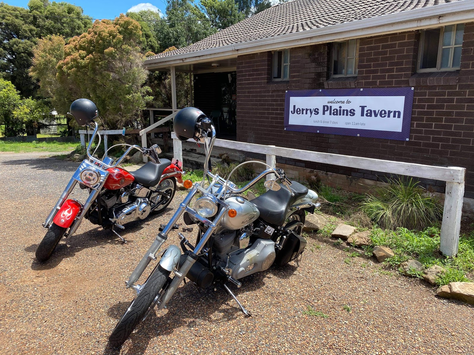 Jerry's Plains Tavern in Jerrys Plains - photo 4