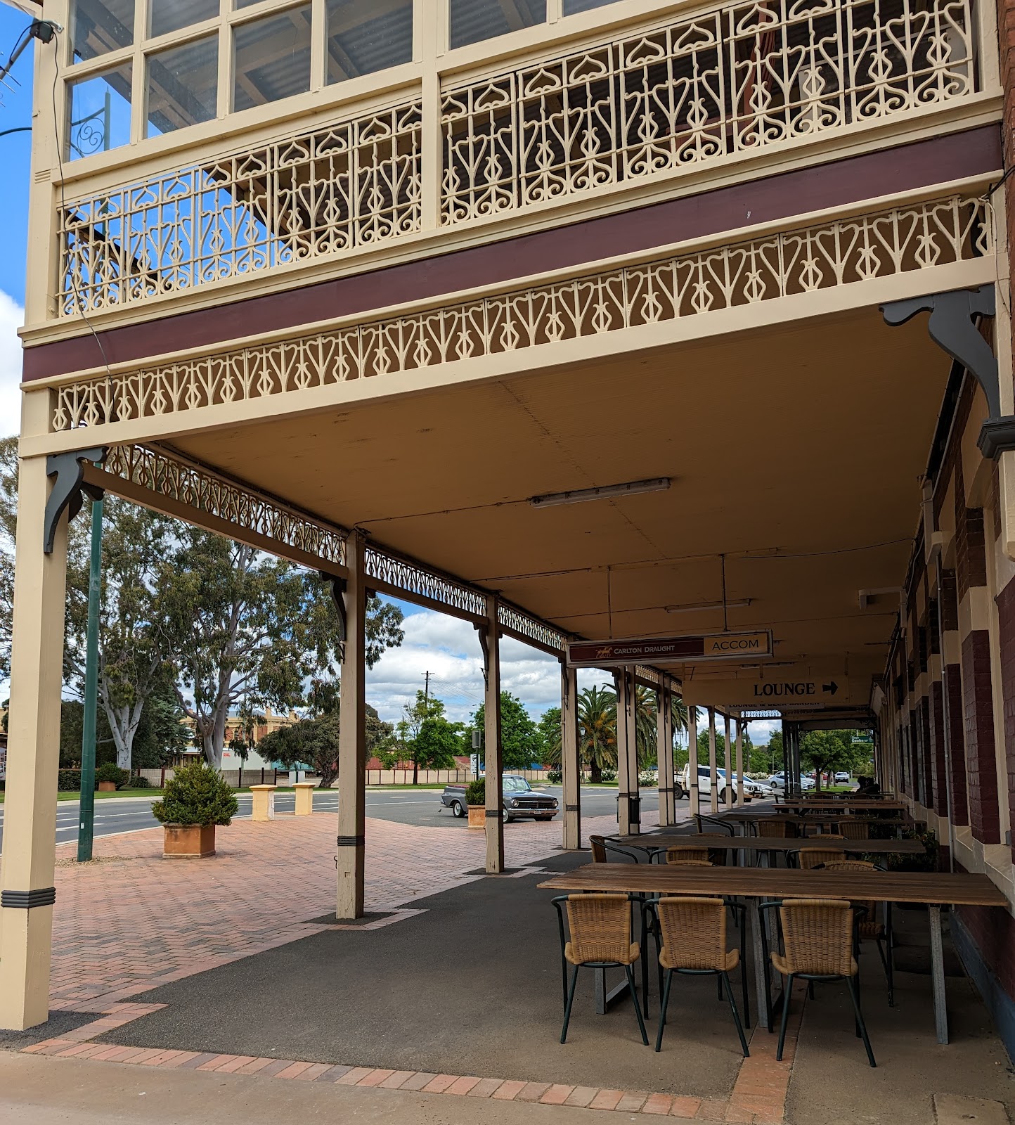 Junee Hotel in Junee - photo 3