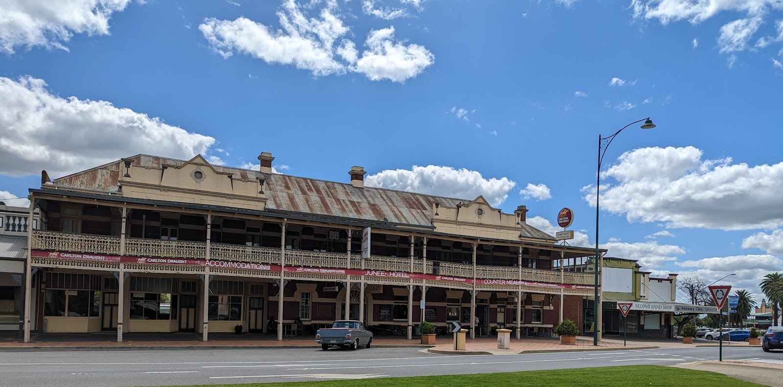 Junee Hotel in Junee - photo 1