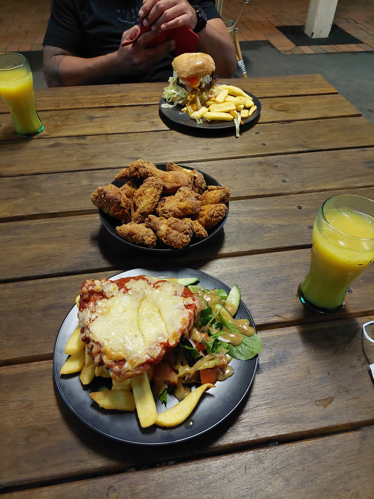 Junee Hotel in Junee - photo 8
